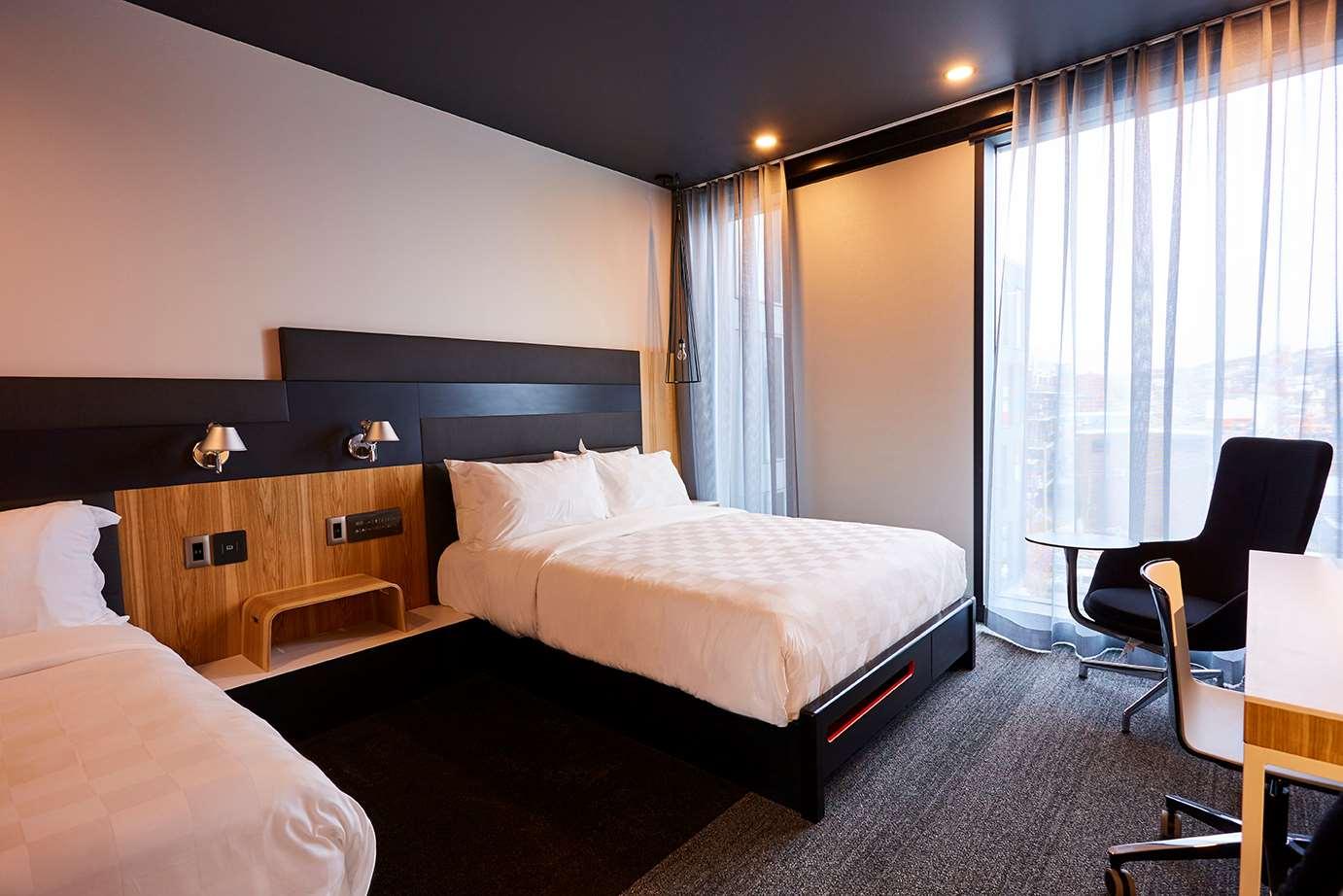 Alt Hotel Calgary East Village — photo 3