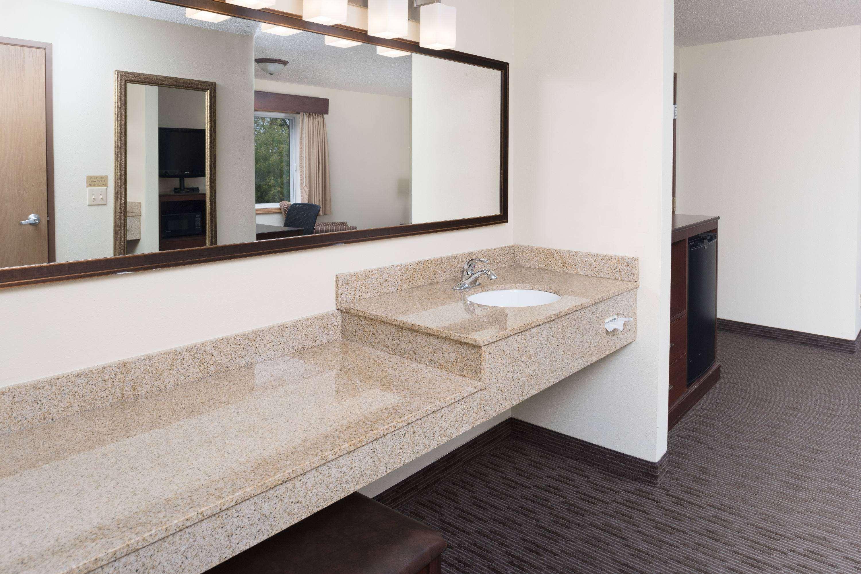 AmericInn Valley City — photo 5