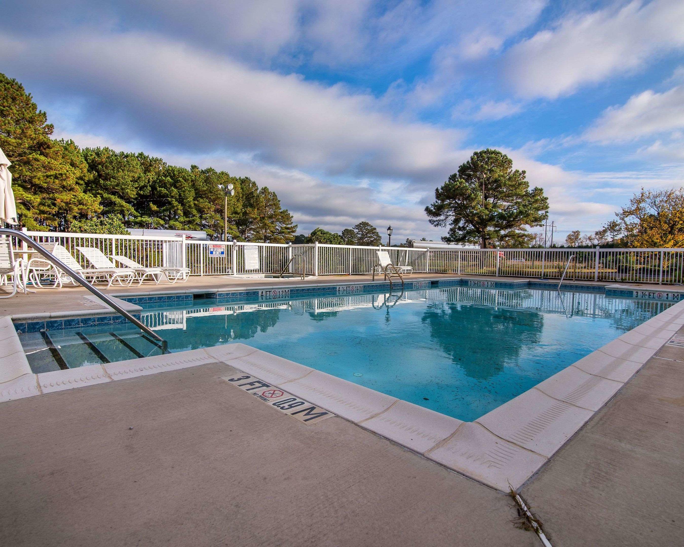 Suburban Extended Stay Hotel — photo 3