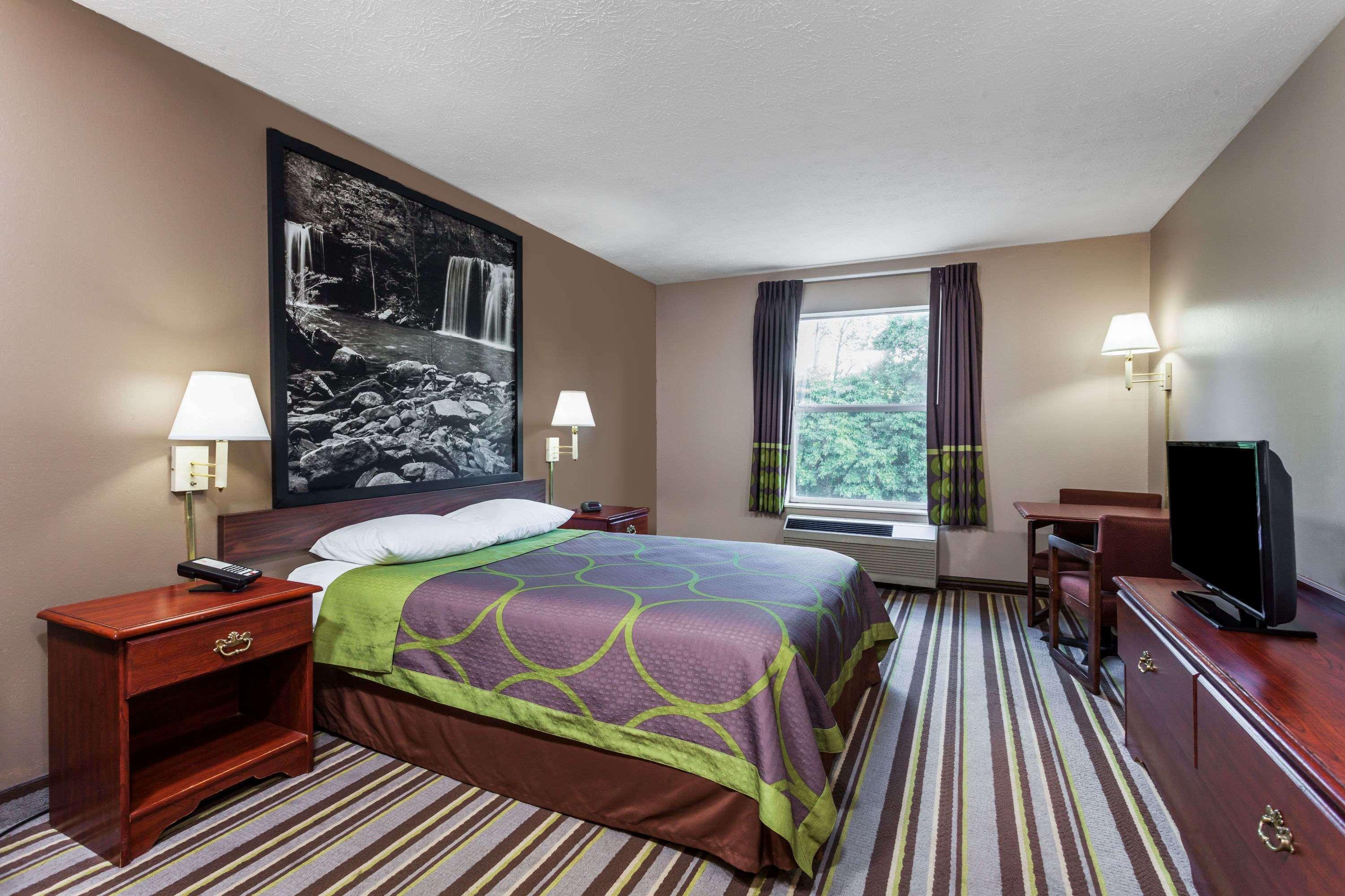 Super 8 by Wyndham La Grange KY — photo 4
