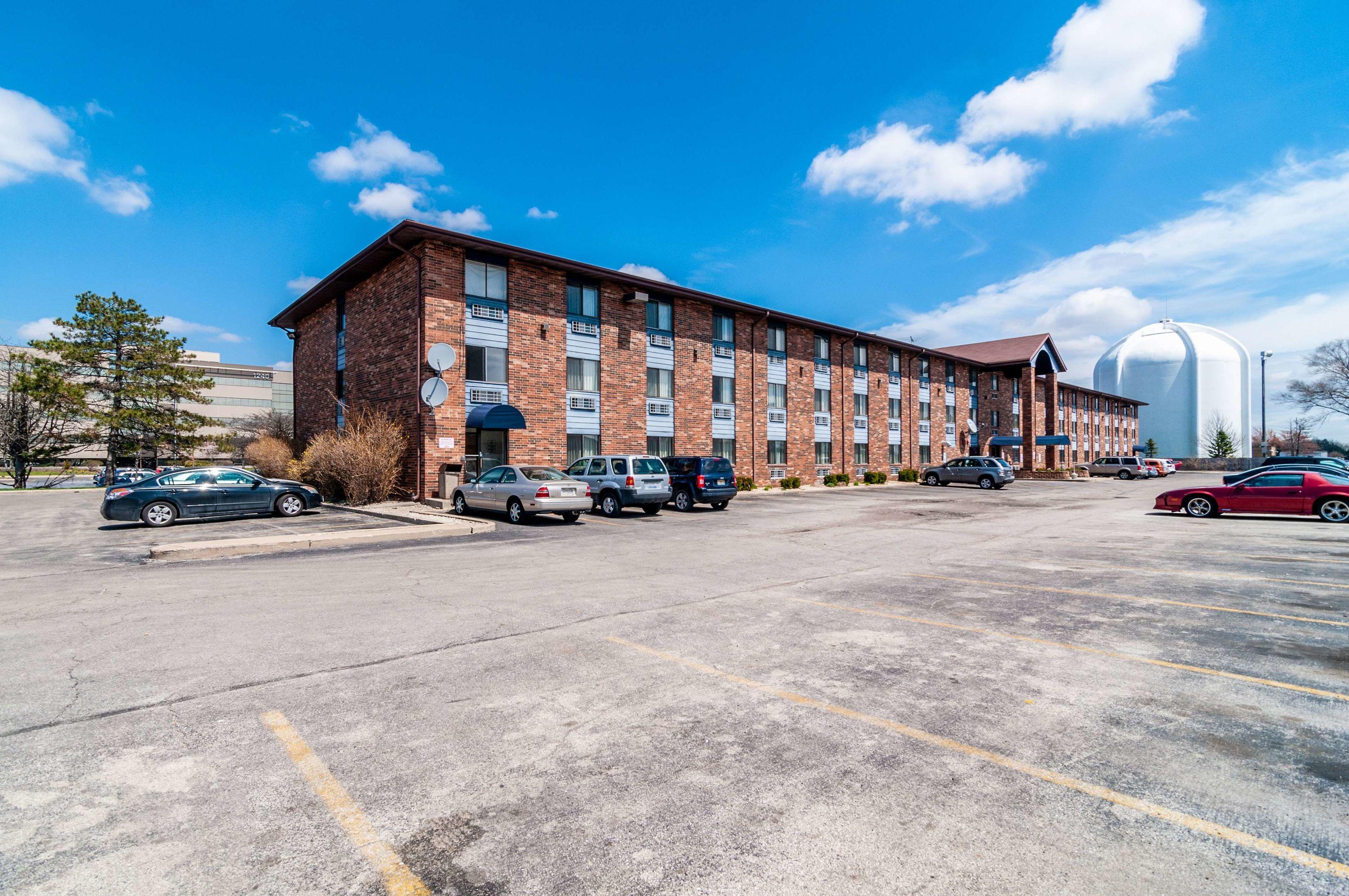 Motel 6 Naperville, IL — photo 3