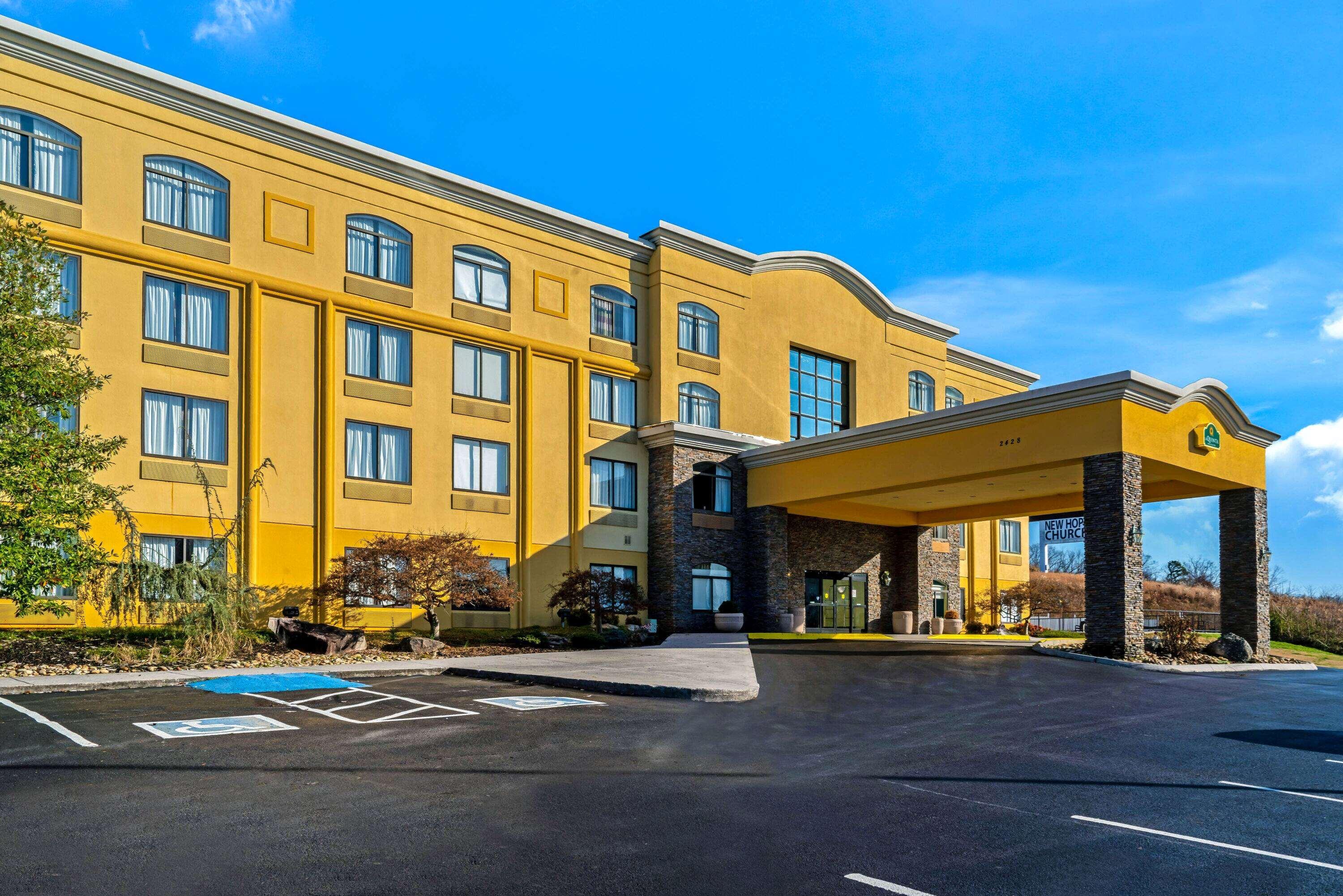 La Quinta Inn & Suites Sevierville — photo 4