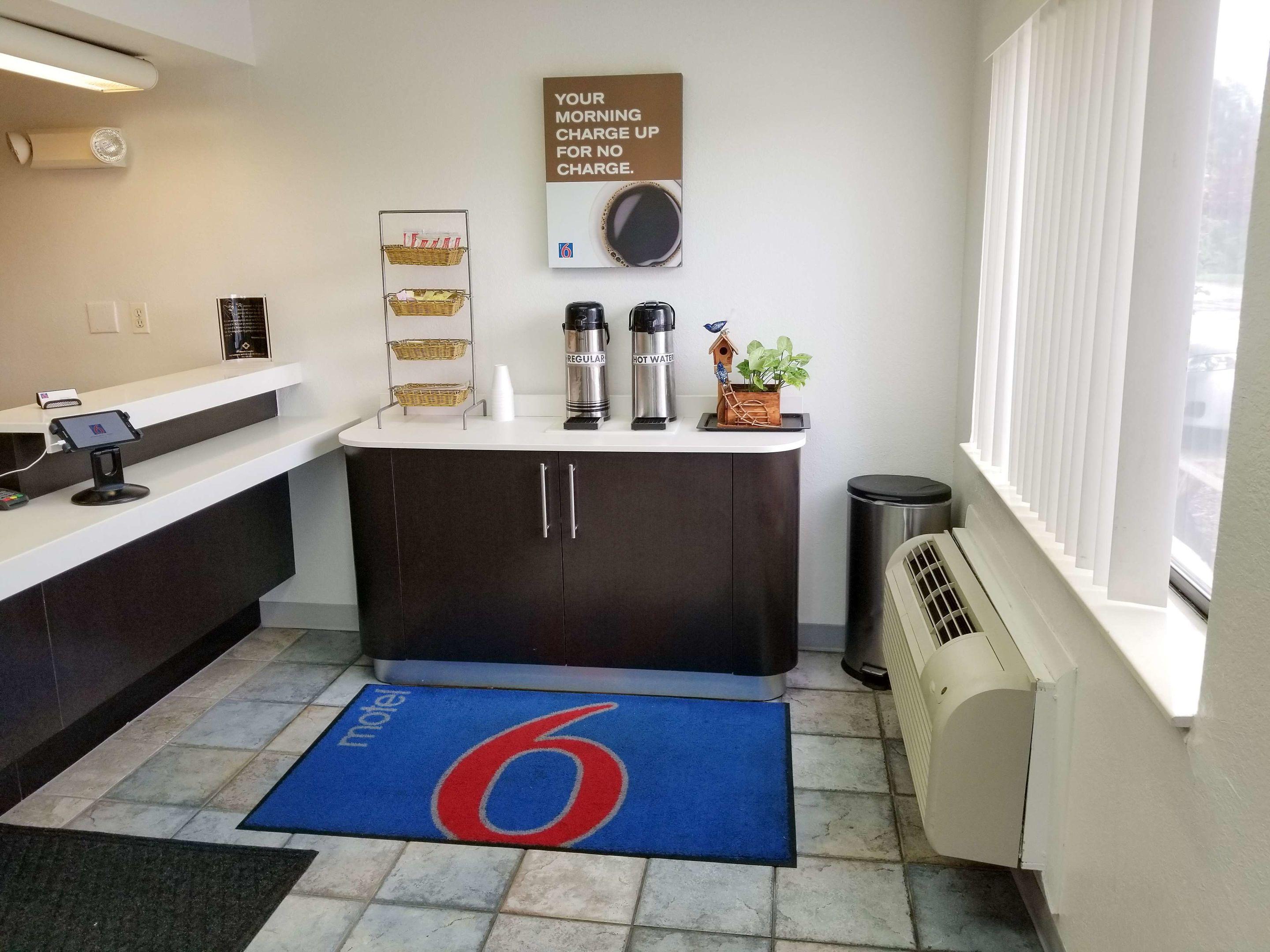 Motel 6 Normal - Bloomington Area — photo 4