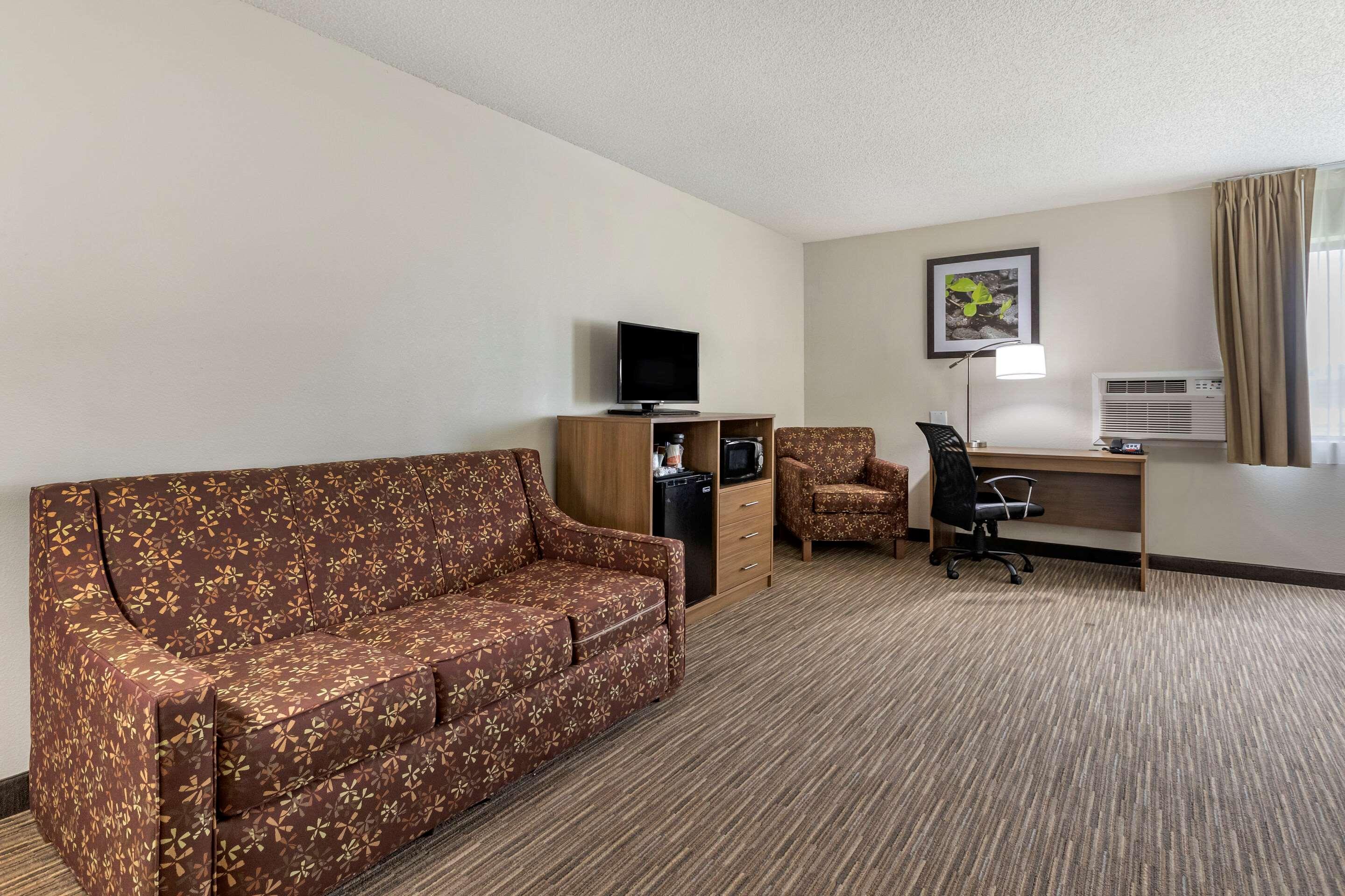 Rodeway Inn — photo 4