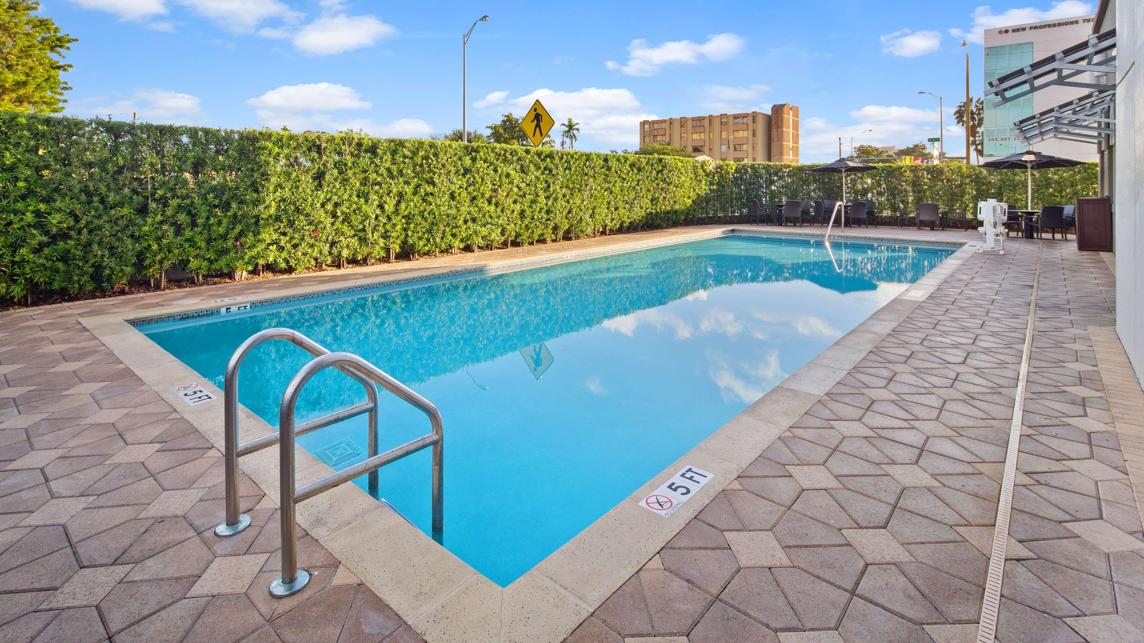 Best Western Premier Miami International Airport Hotel & Suites — photo 4