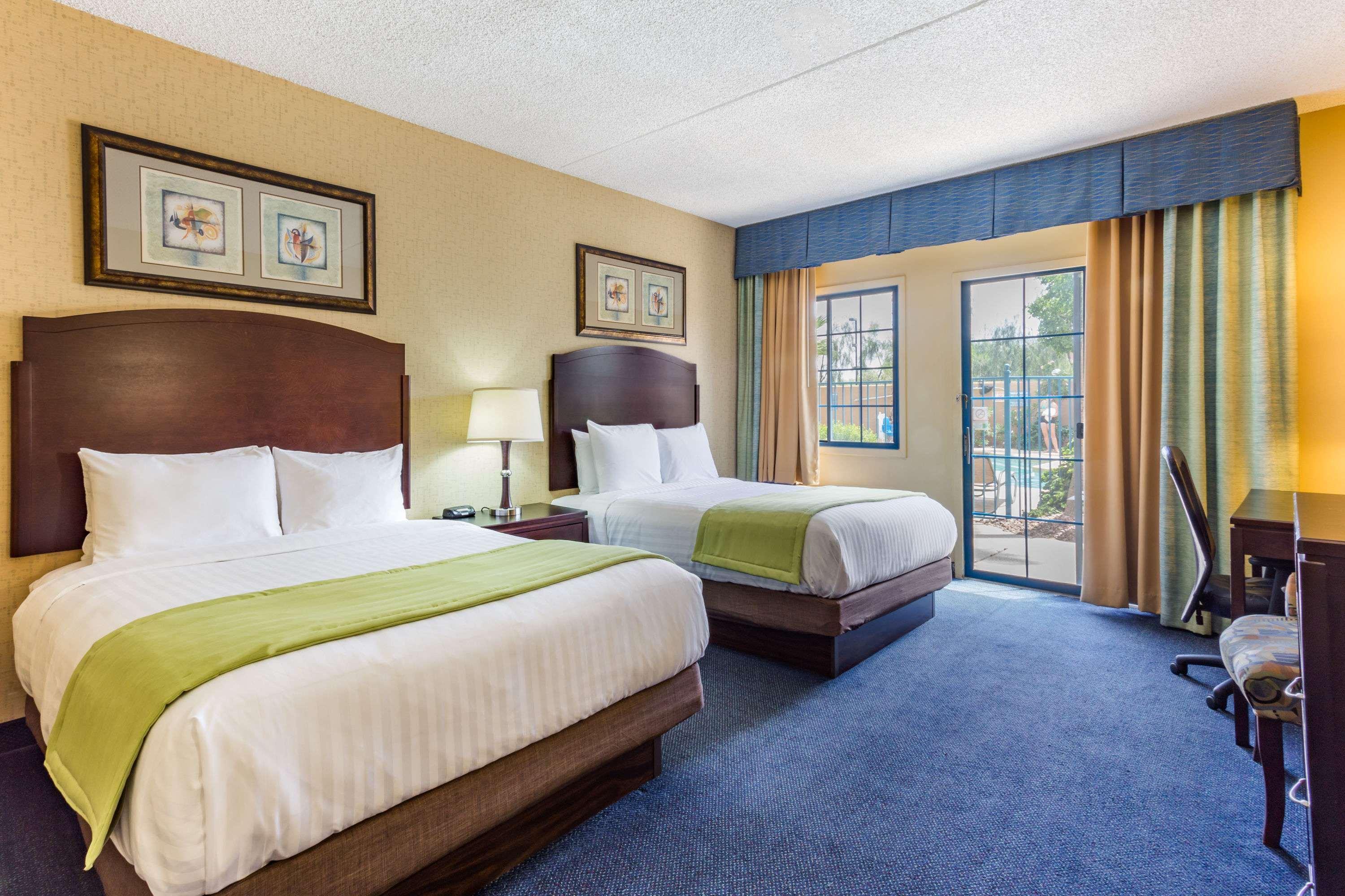 Days Hotel by Wyndham Mesa Near Phoenix — photo 5