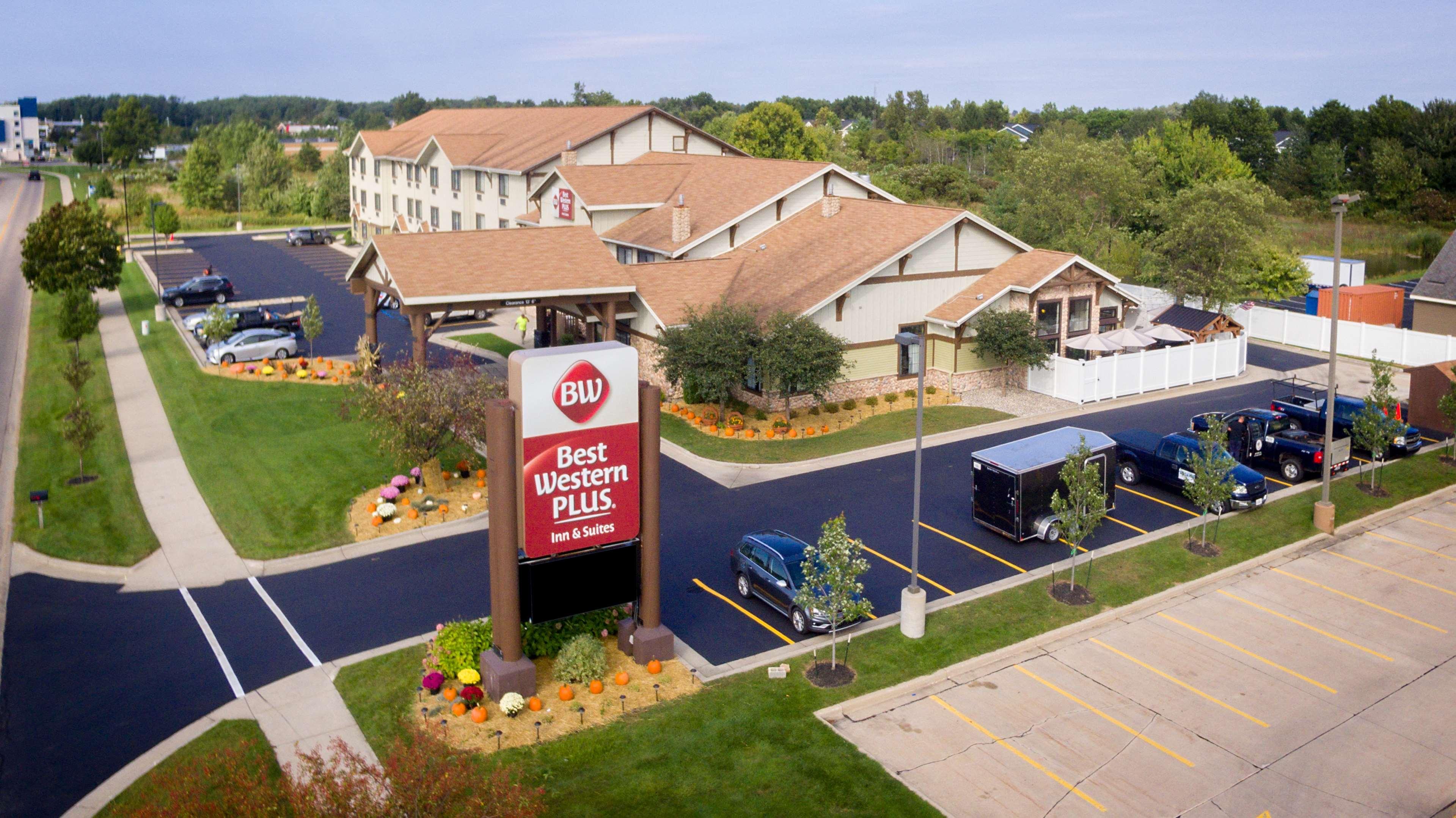 Best Western Plus Holland Inn & Suites — photo 4