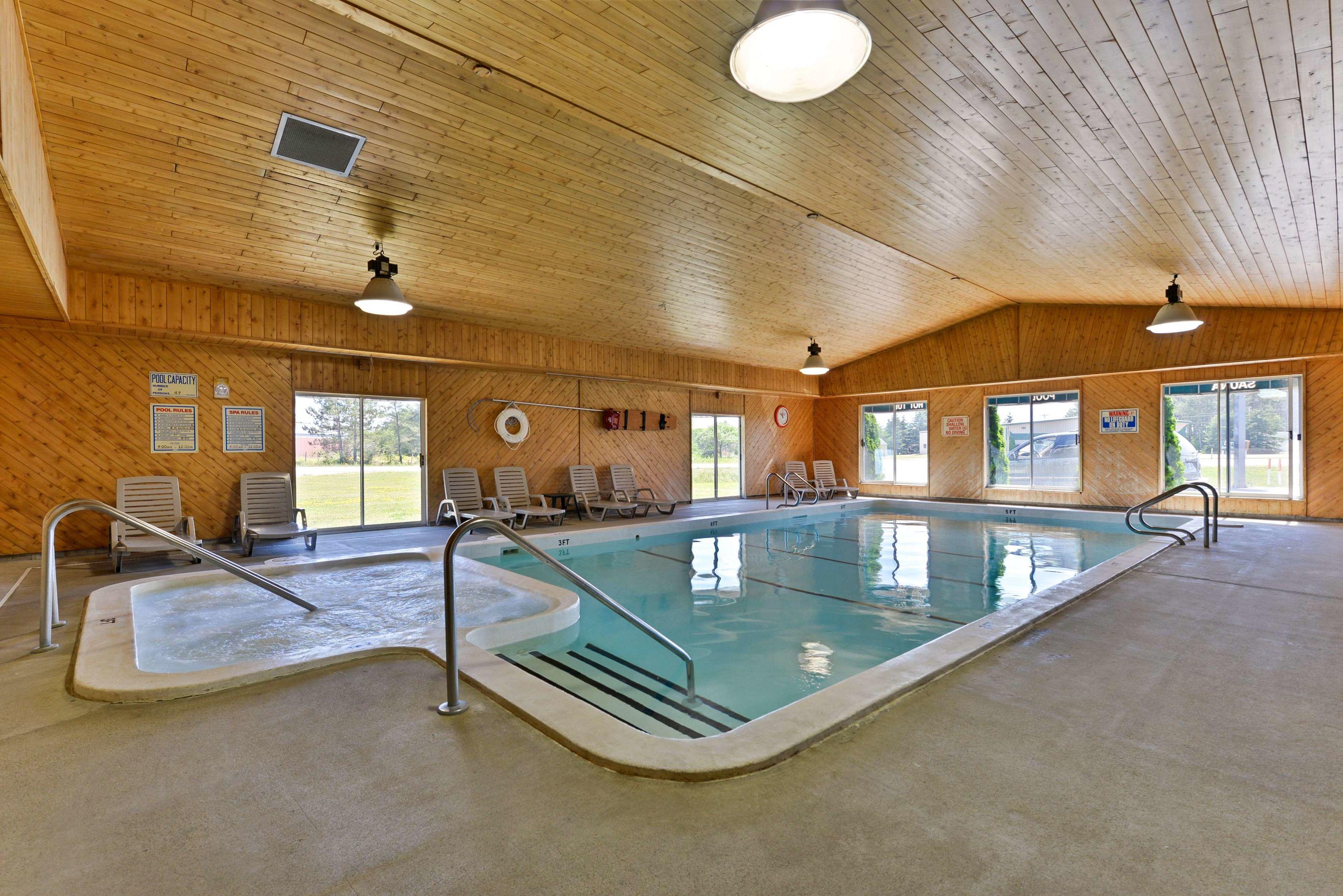 Americas Best Value Inn - Tahquamenon Country — photo 3