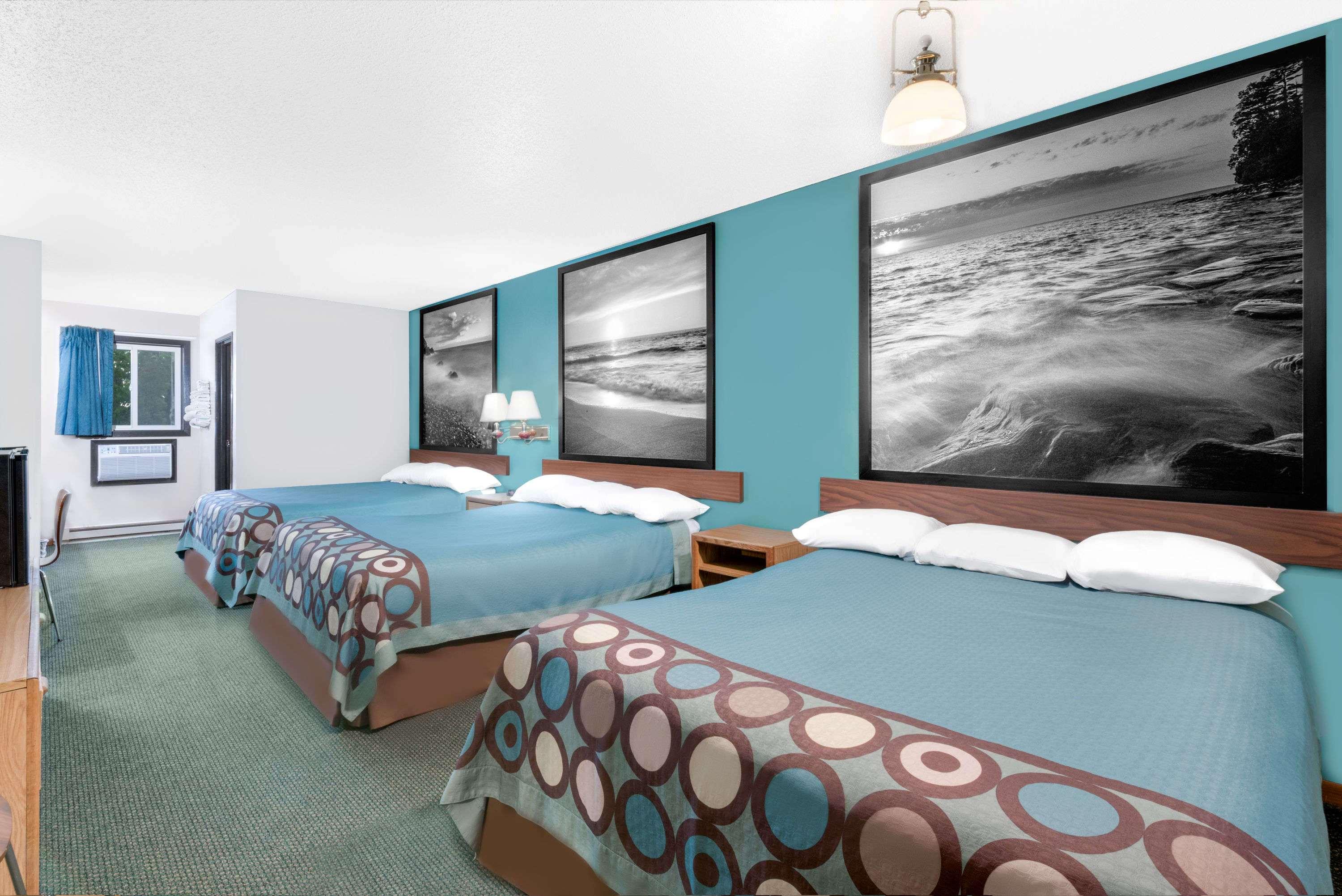 Super 8 by Wyndham Huron — photo 4