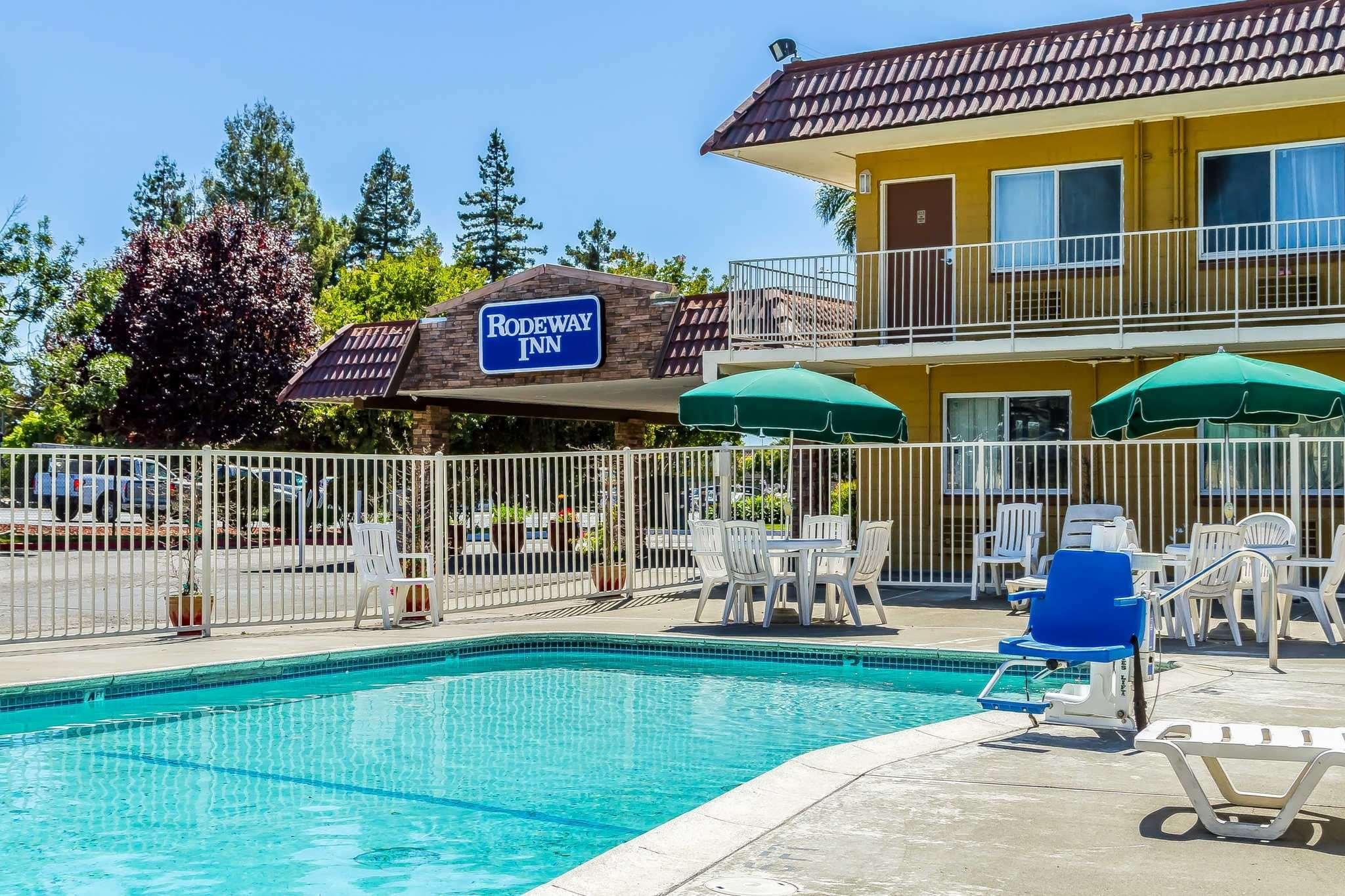 Rodeway Inn Wine Country — photo 5