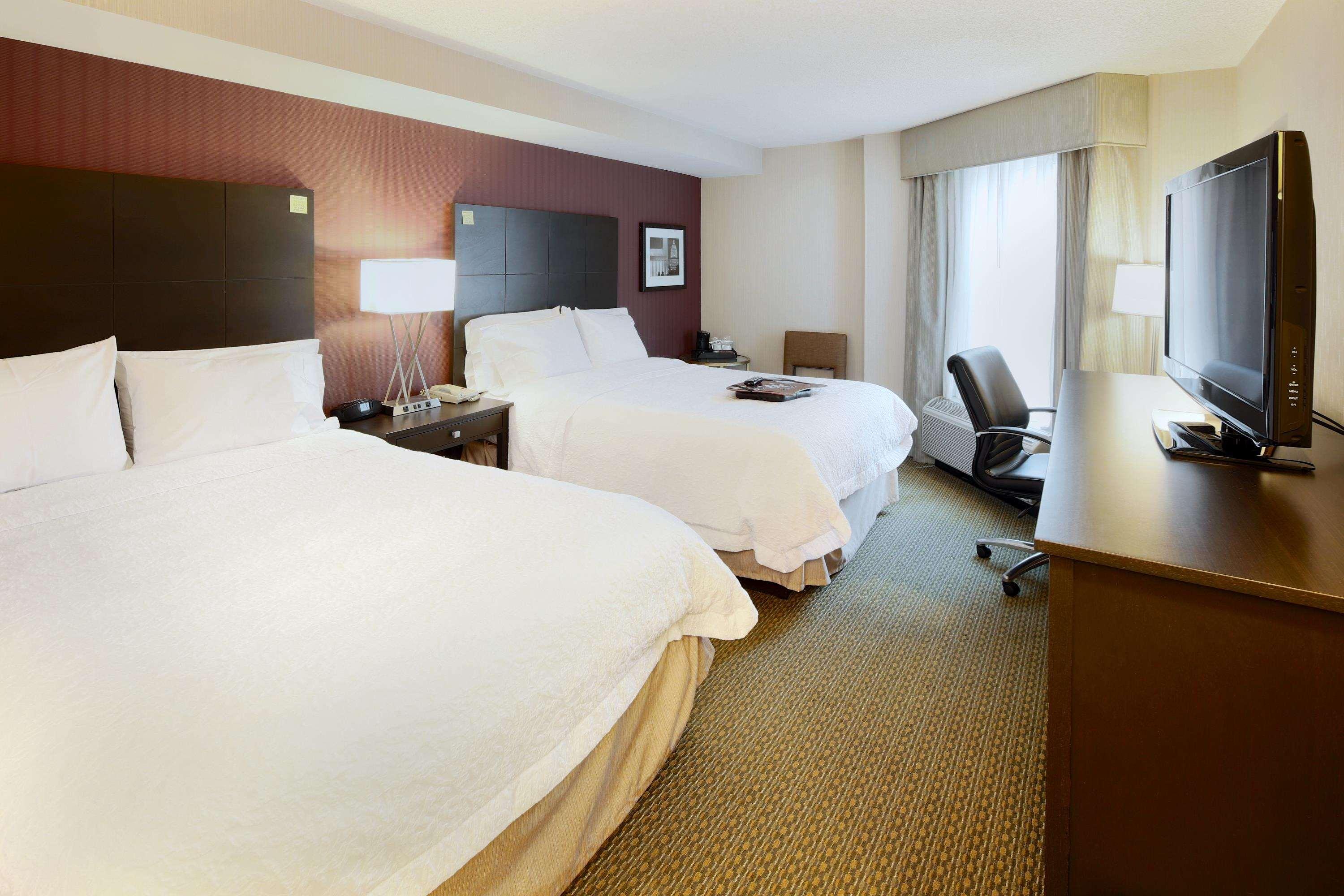 Hampton Inn & Suites Reagan National Airport — photo 4