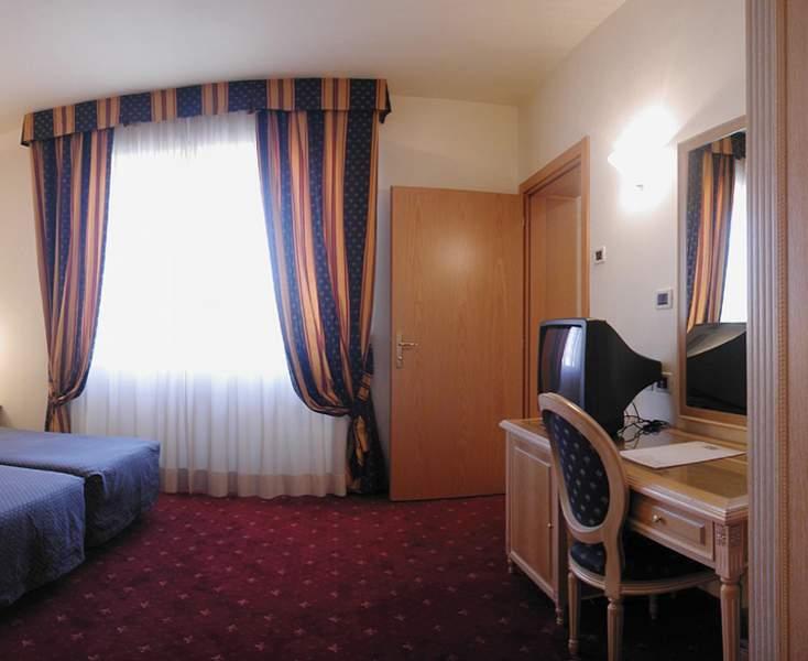 Hotel Diplomat — photo 4