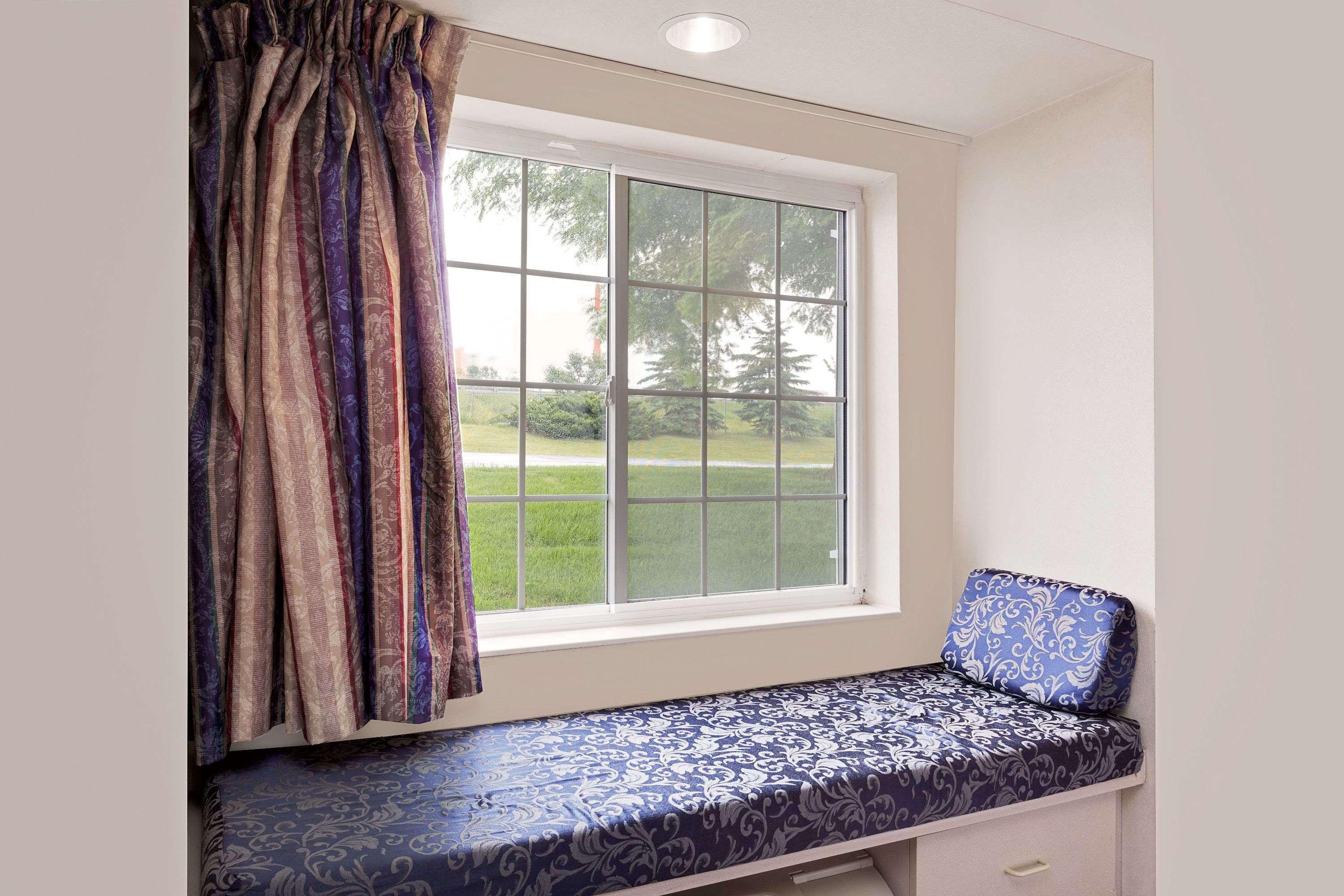Microtel Inn & Suites by Wyndham Madison East — photo 5