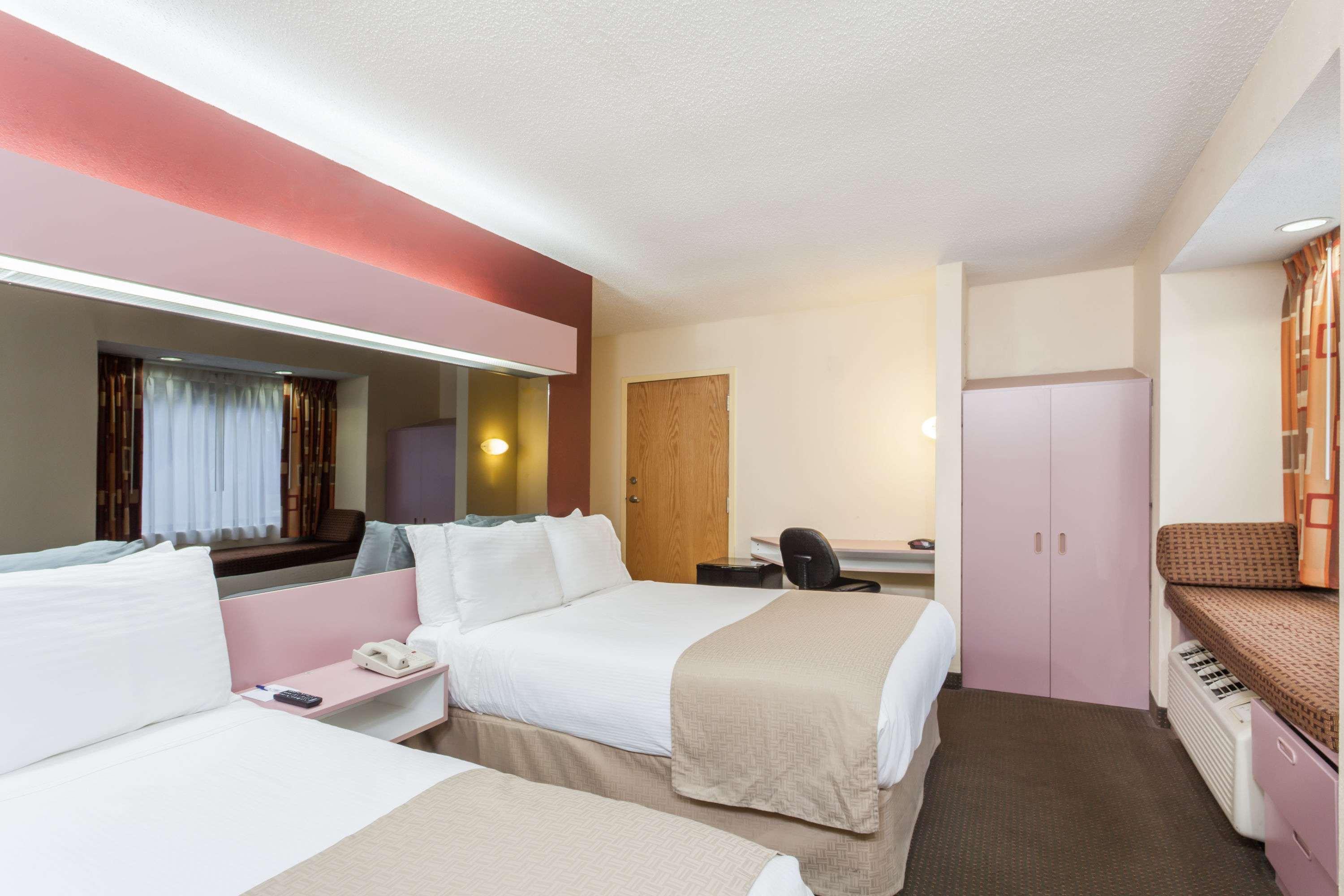 Microtel Inn & Suites by Wyndham Knoxville — photo 4