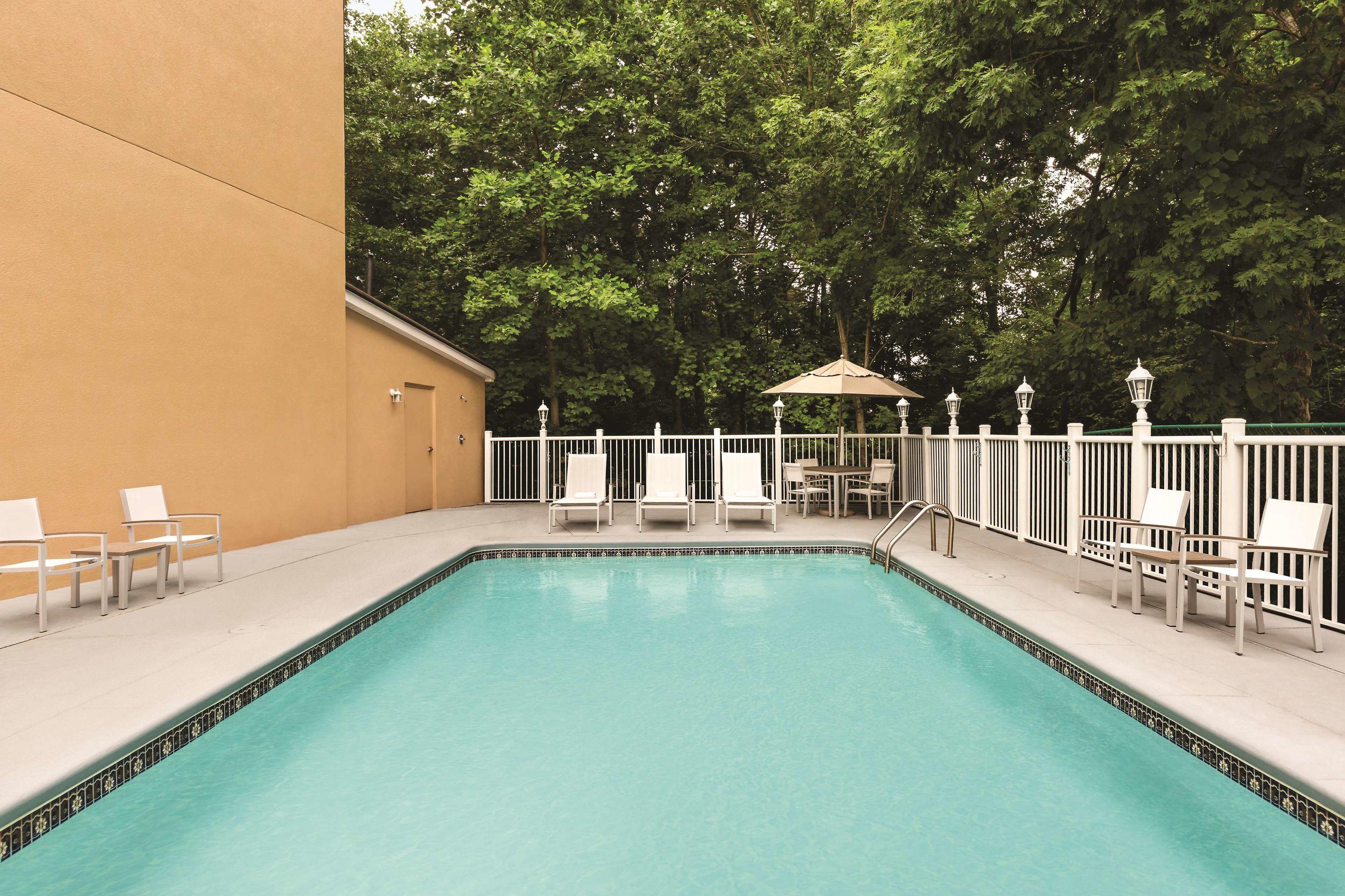 Country Inn & Suites by Radisson, Lawrenceville, GA — photo 4