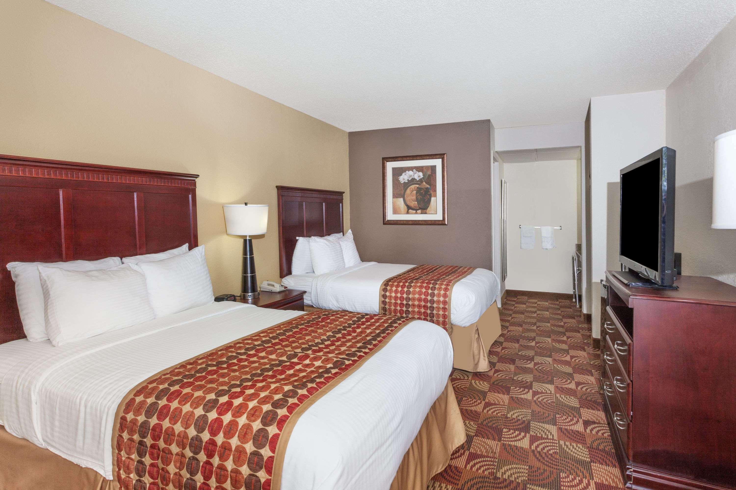 Baymont Inn & Suites Dalton — photo 5