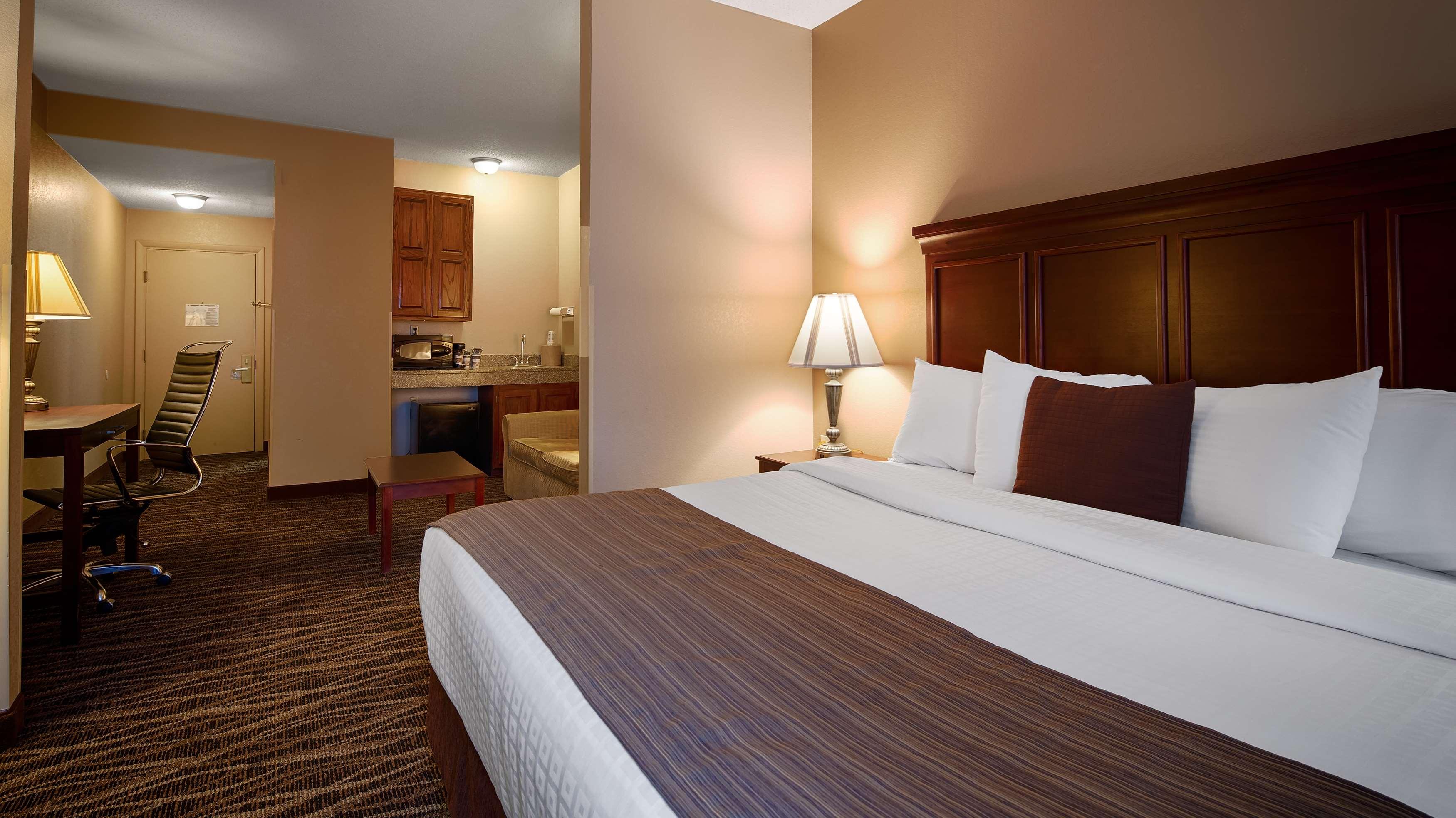 Best Western Plus Russellville Hotel & Suites — photo 5