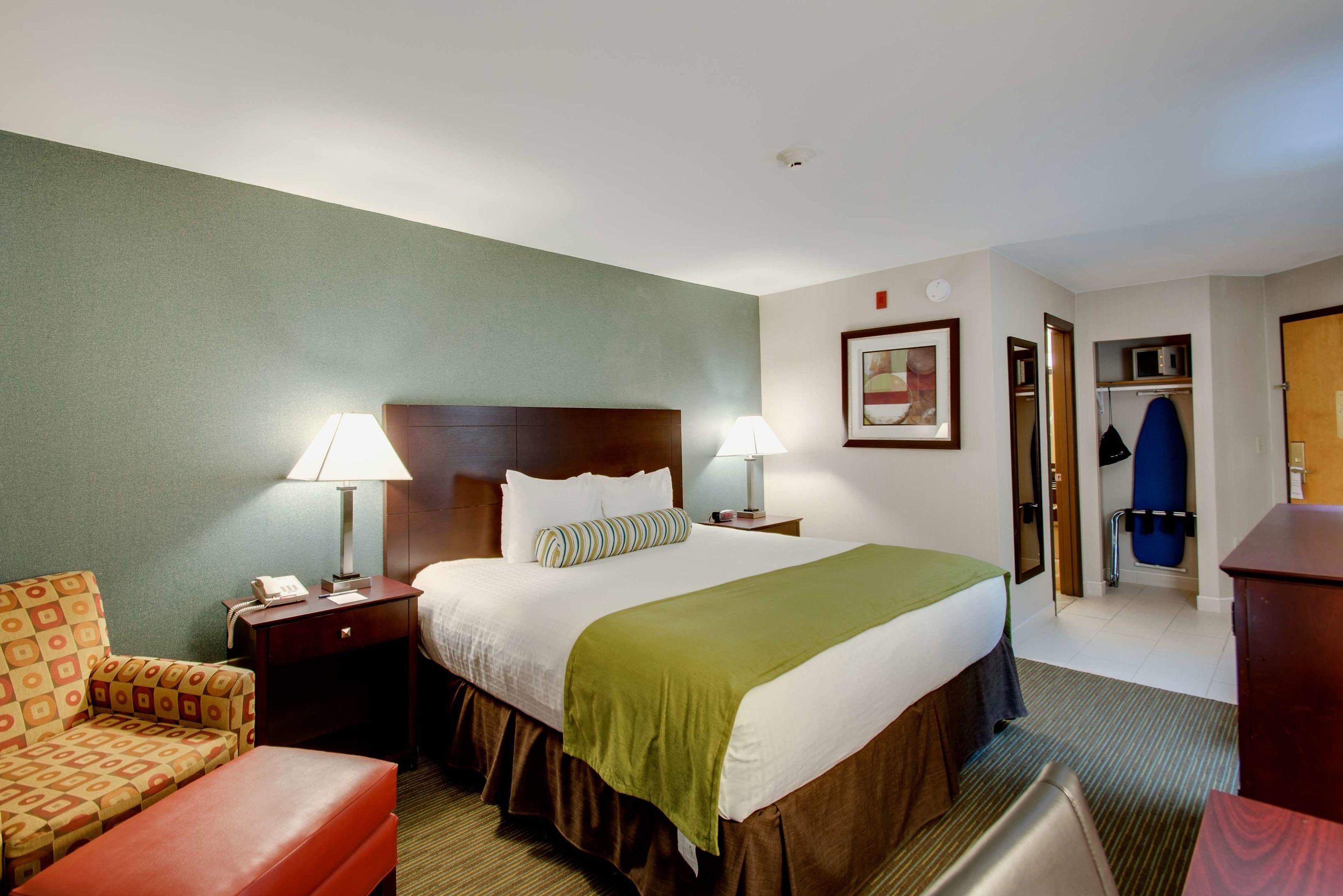 Best Western Plus The Inn at Hampton — photo 3
