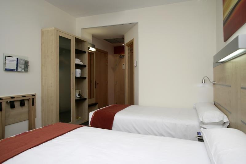 Holiday Inn Express Barcelona - City 22@ — photo 5