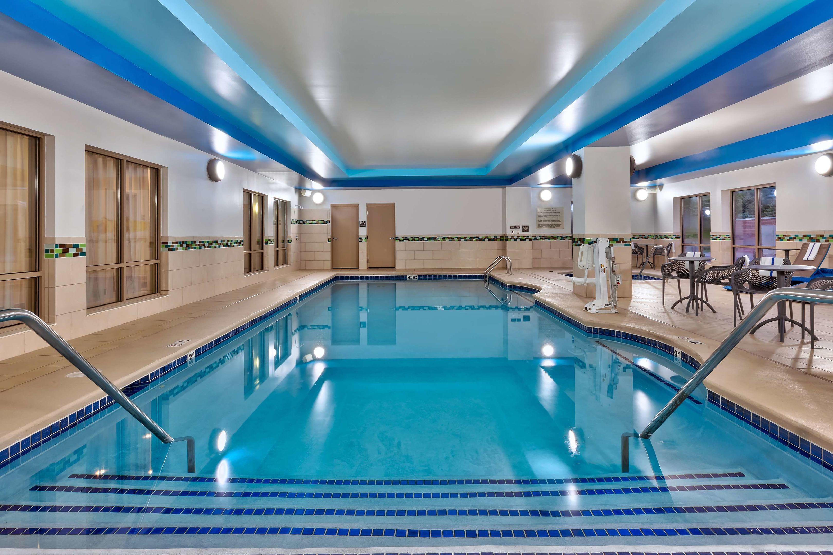 Hampton Inn and Suites Flint/Grand Blanc — photo 3