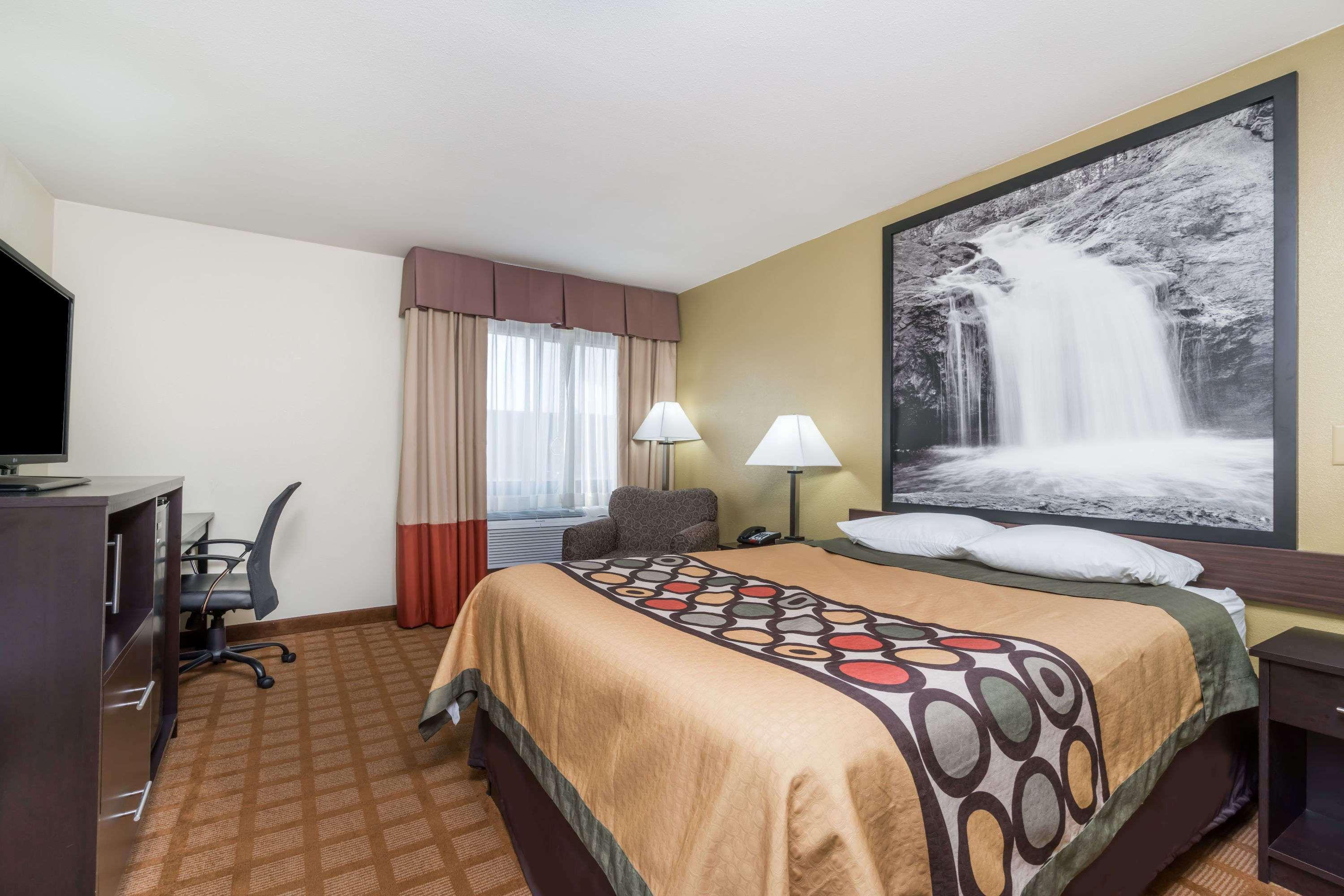 Super 8 by Wyndham Rice Lake — photo 5