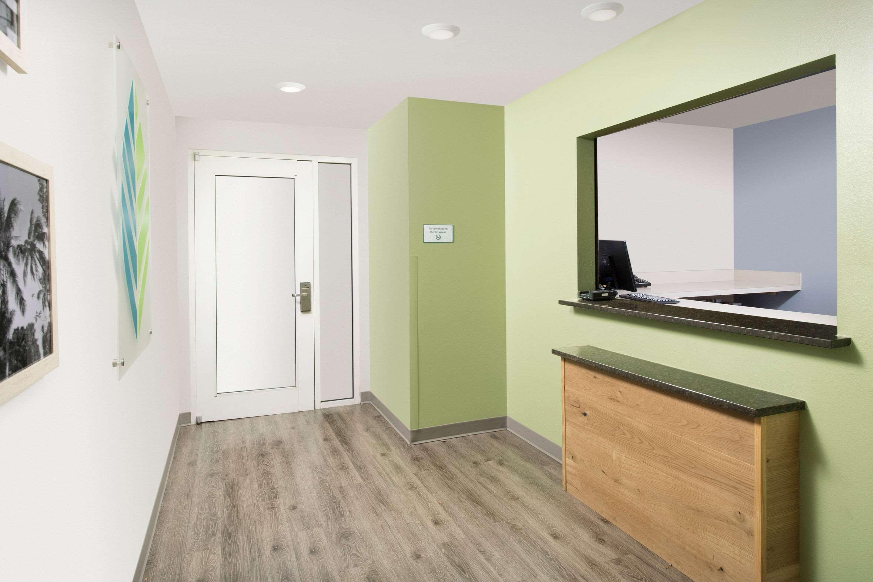 WoodSpring Suites Lakeland — photo 5