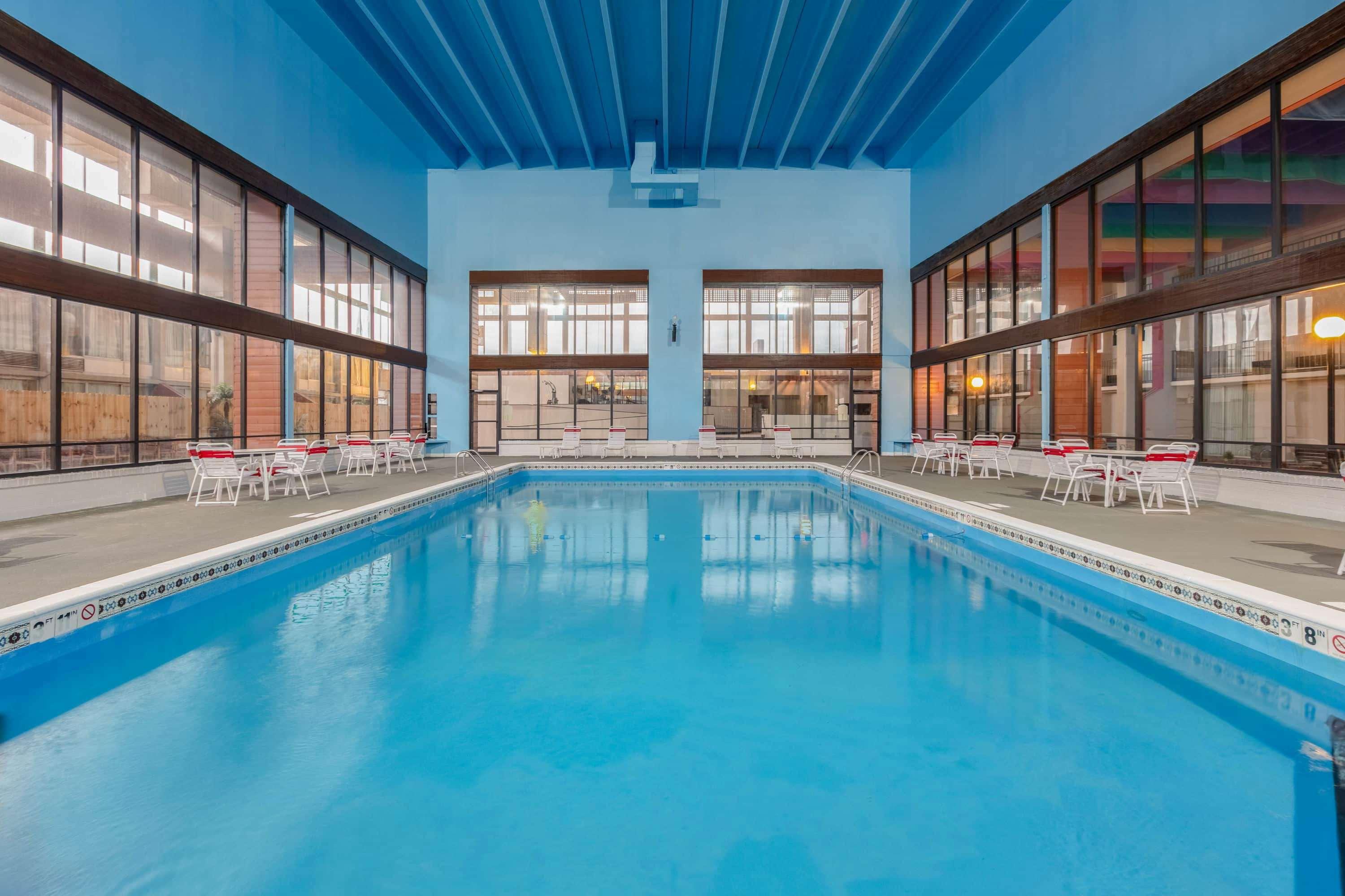 Ramada by Wyndham Texarkana — photo 4