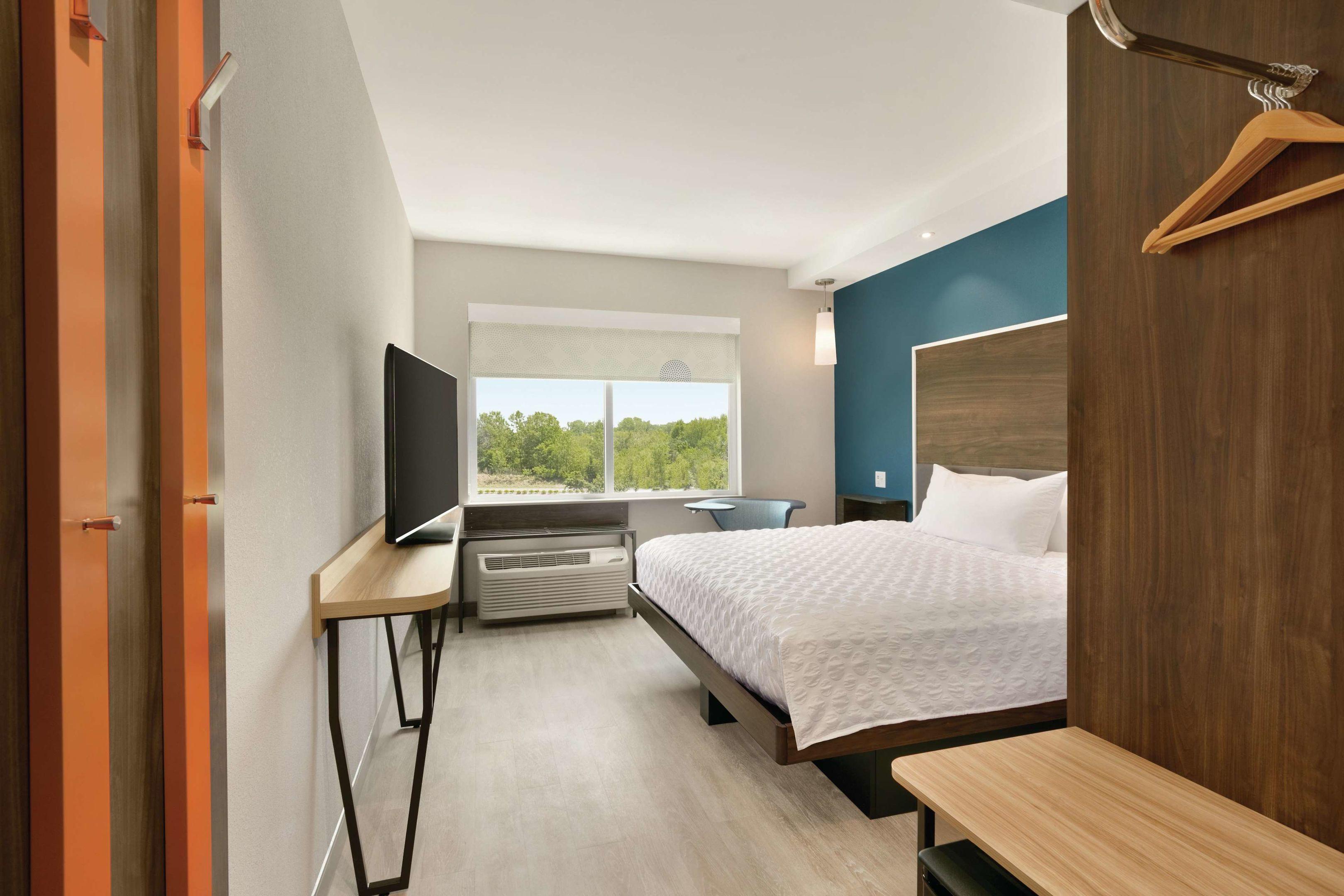 Tru by Hilton Charlotte Ayrsley — photo 4