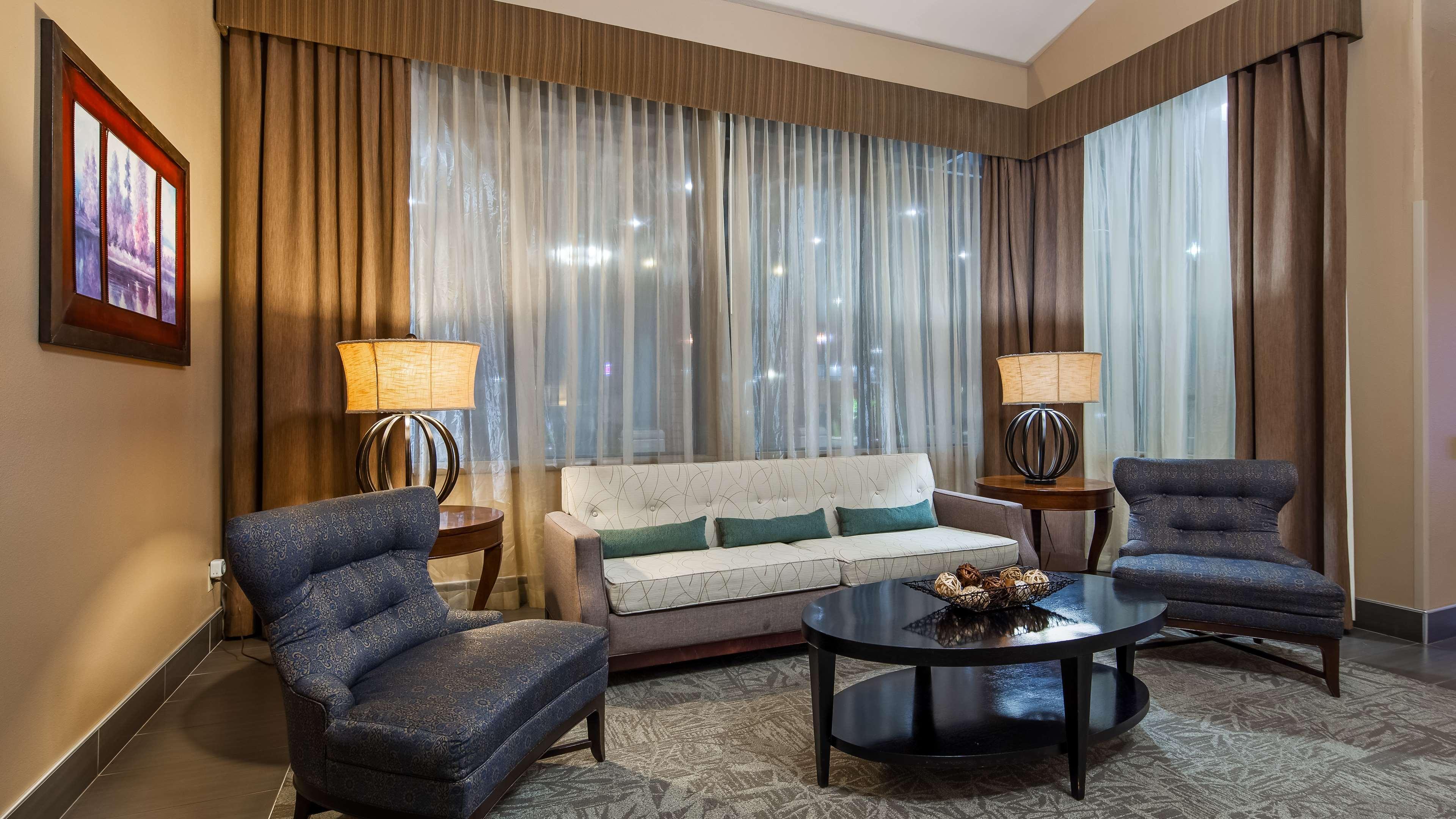 Best Western West Towne Suites — photo 3
