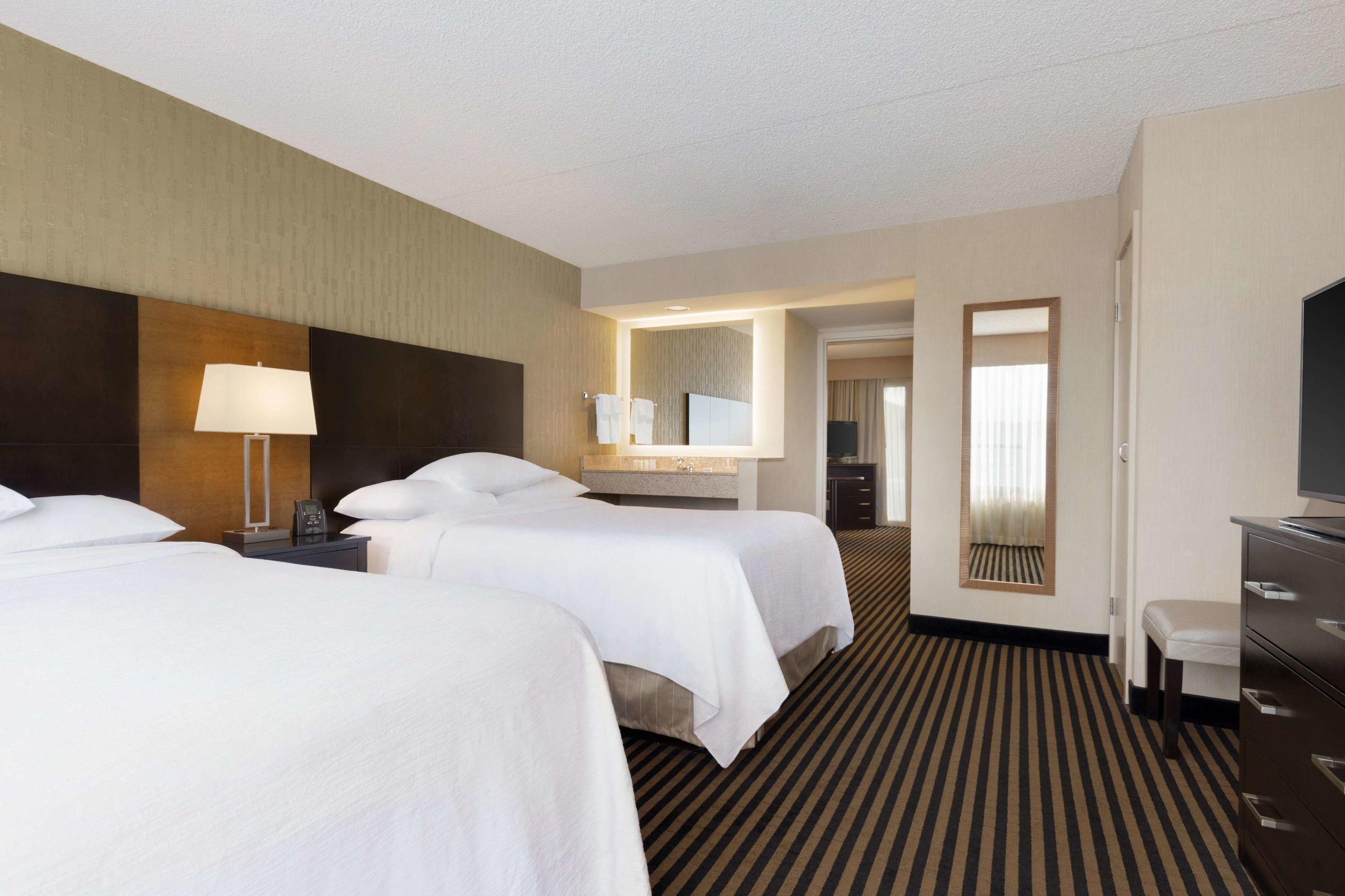 Embassy Suites by Hilton Piscataway Somerset — photo 4