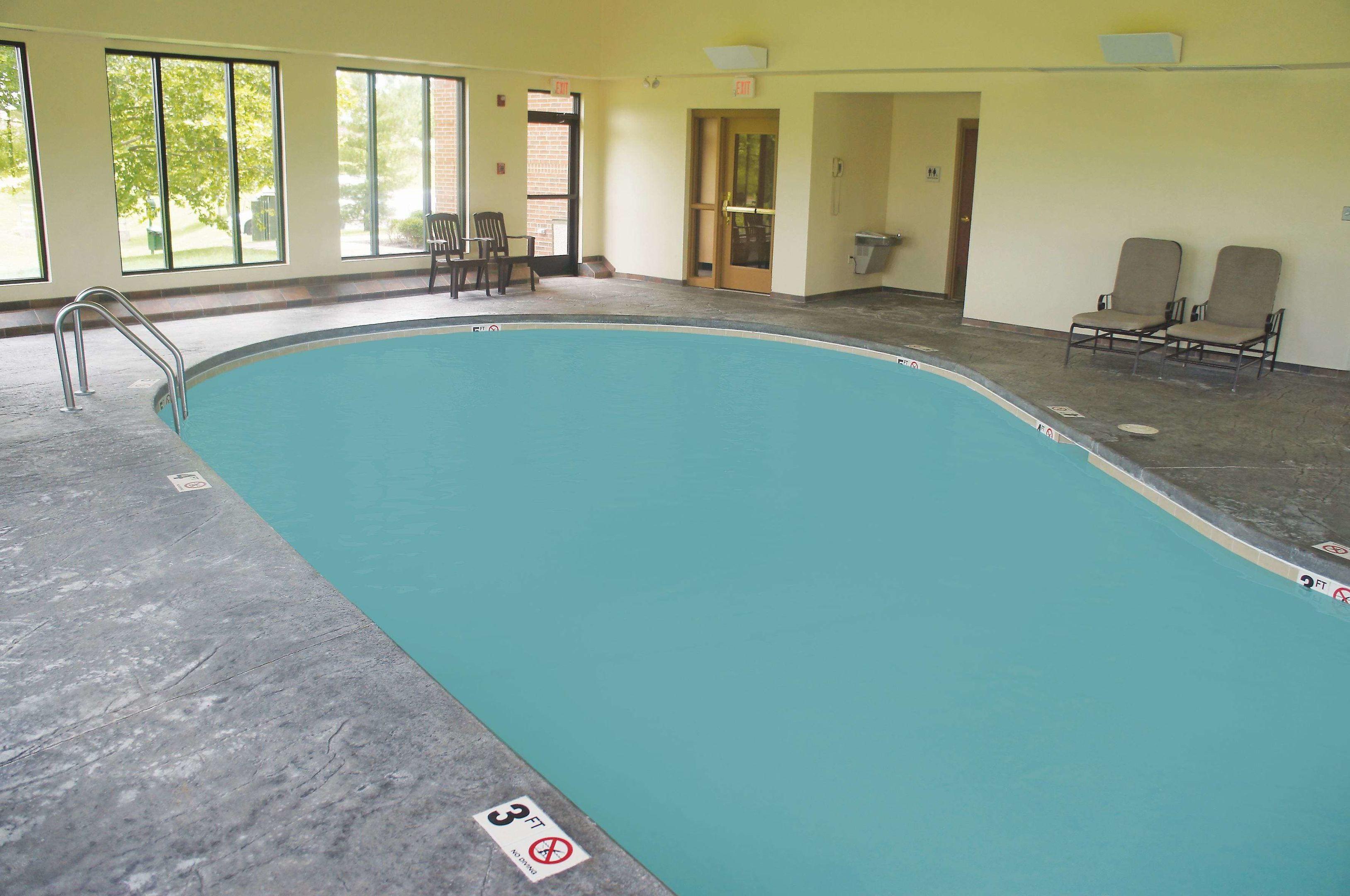 La Quinta Inn & Suites Springfield Airport Plaza — photo 4