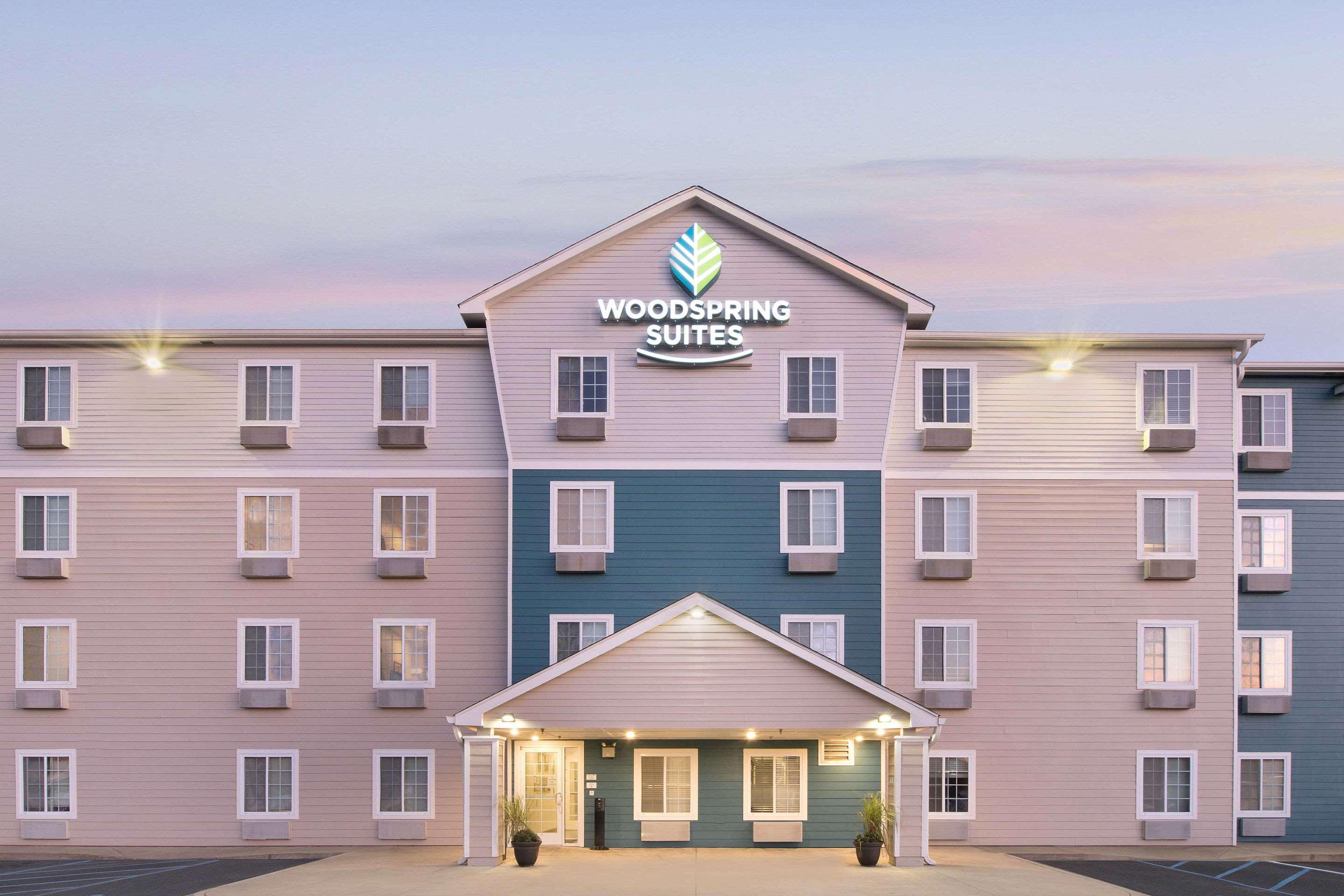 WoodSpring Suites Columbus Fort Benning Bldg. 1 — photo 3