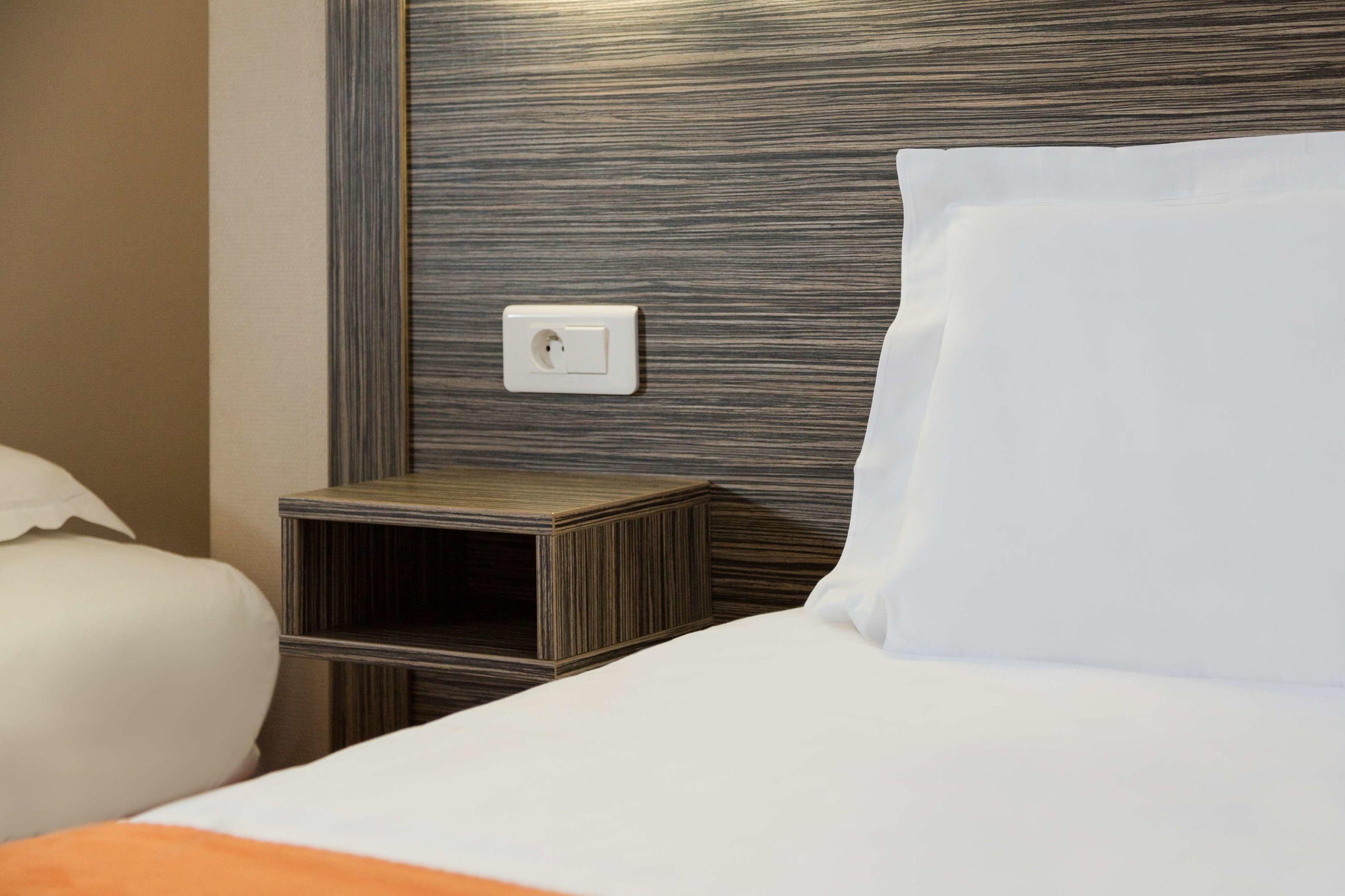 Hotel The Originals Saint-Etienne Sud L'Acropole — photo 5