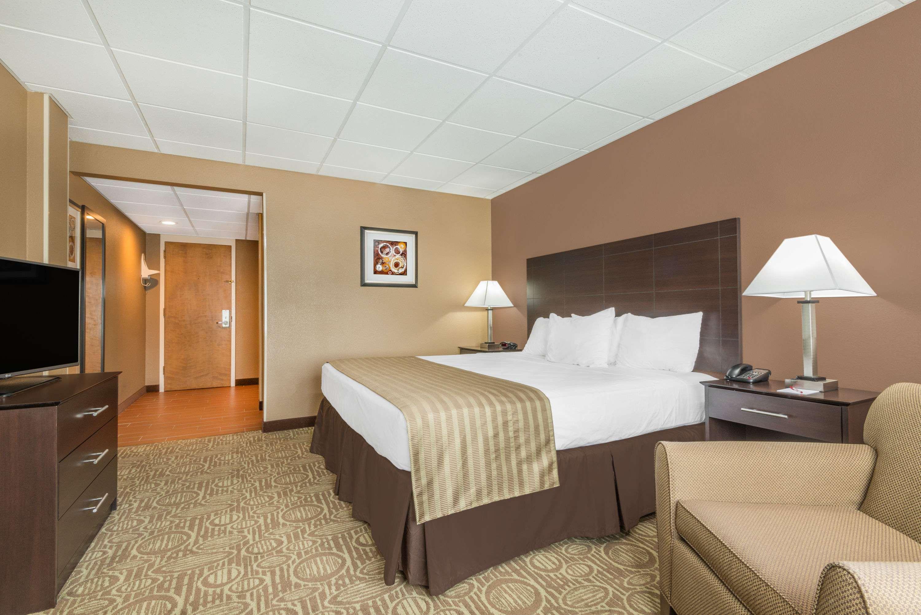 Ramada Paintsville Hotel & Conference Center — photo 4