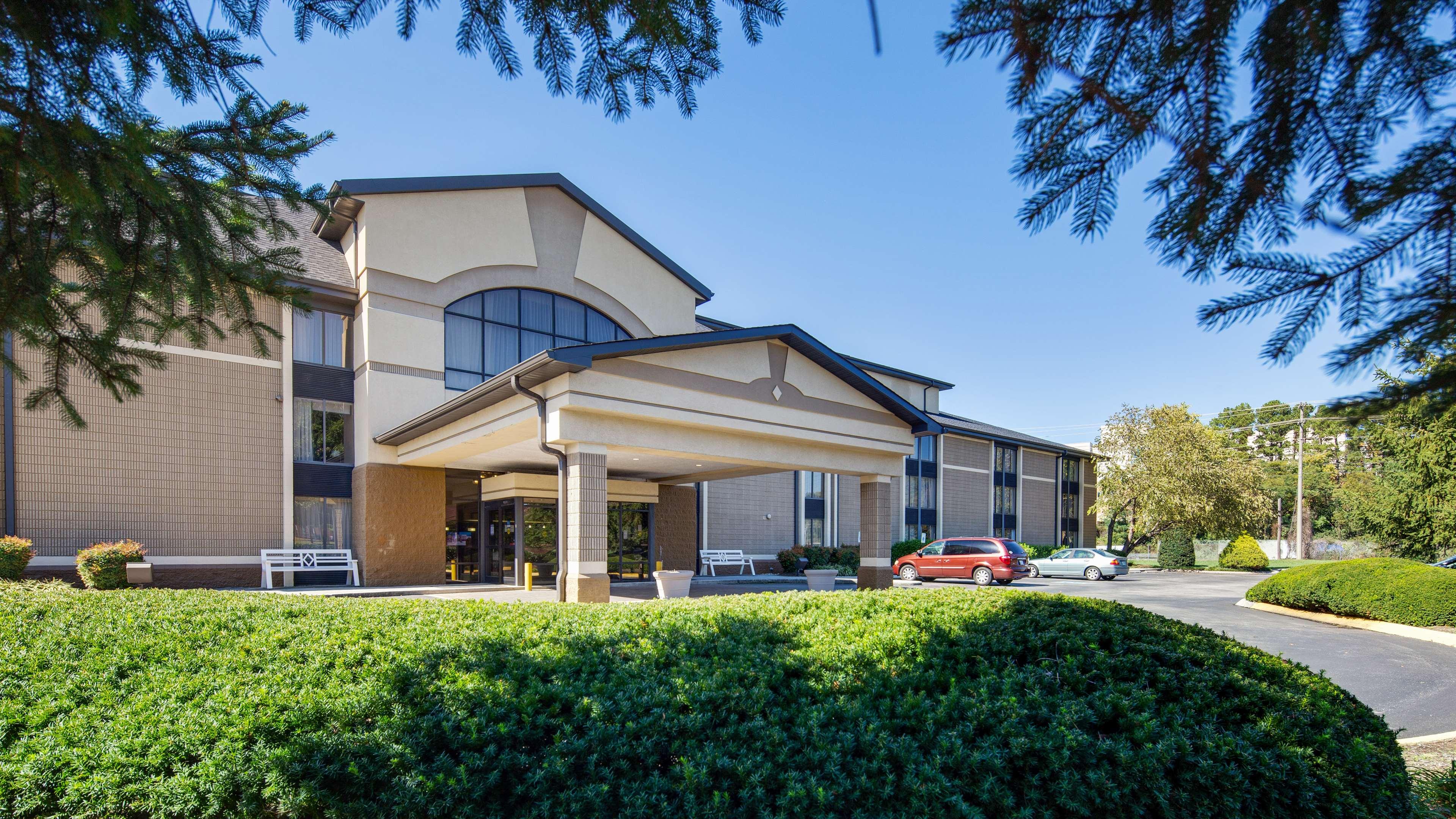 Best Western Plus Cedar Bluff Inn — photo 4