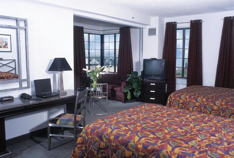 Lyle Hotel — photo 4