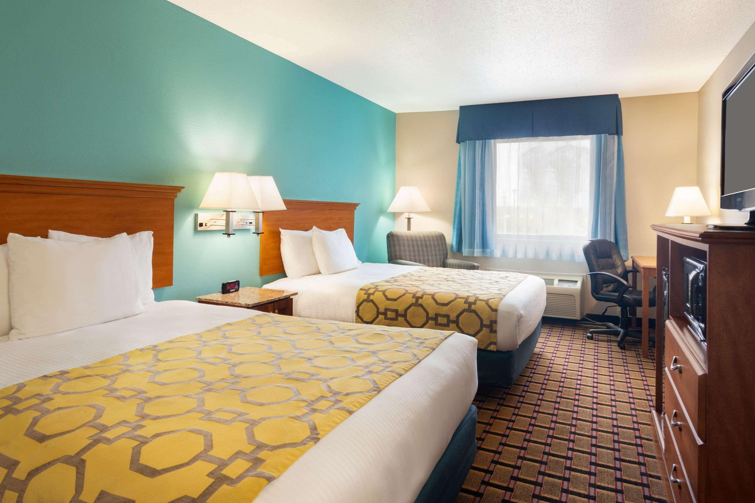 Baymont Inn & Suites Warrenton — photo 3
