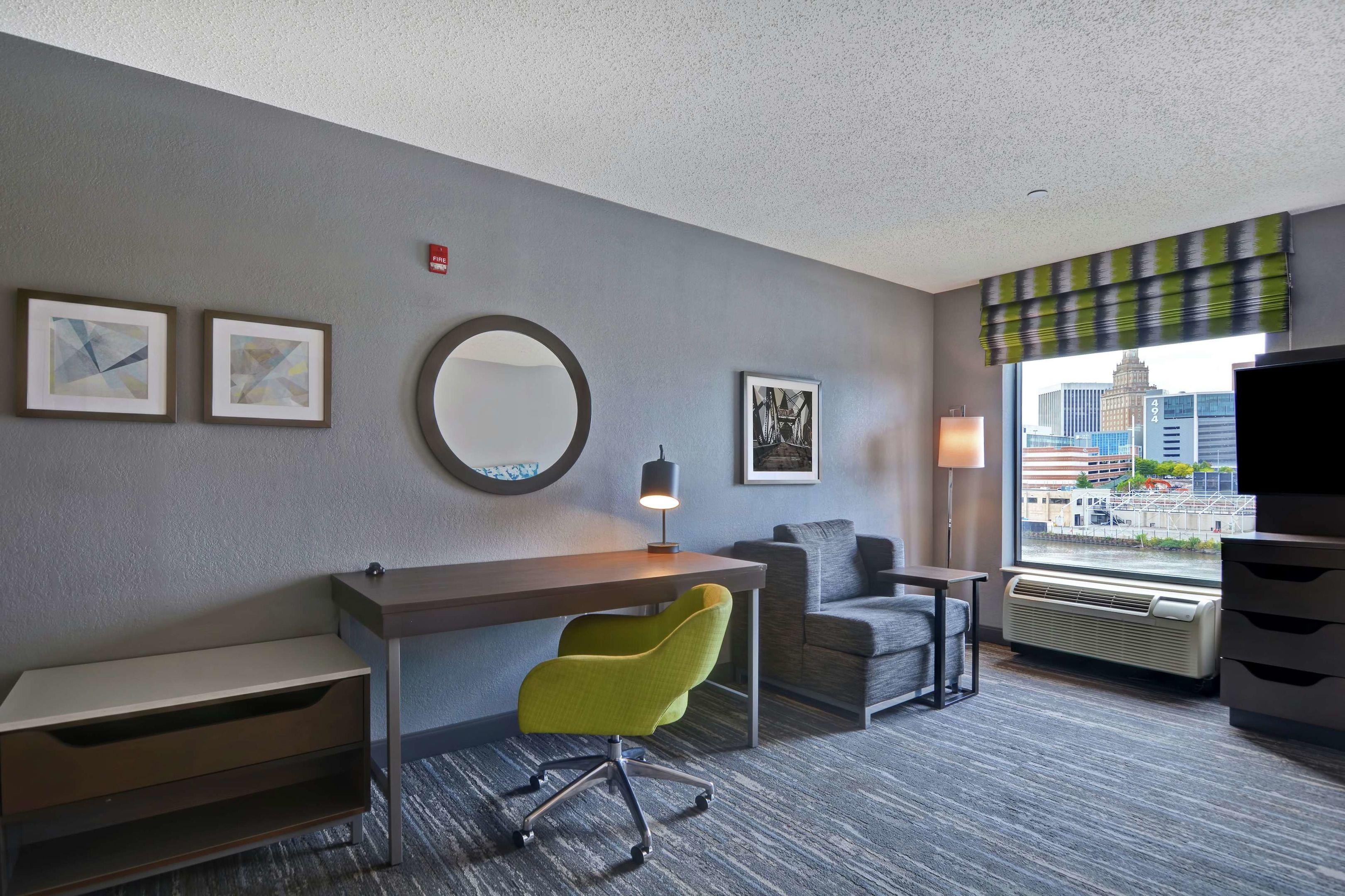 Hampton Inn & Suites Newark Harrison Riverwalk — photo 5