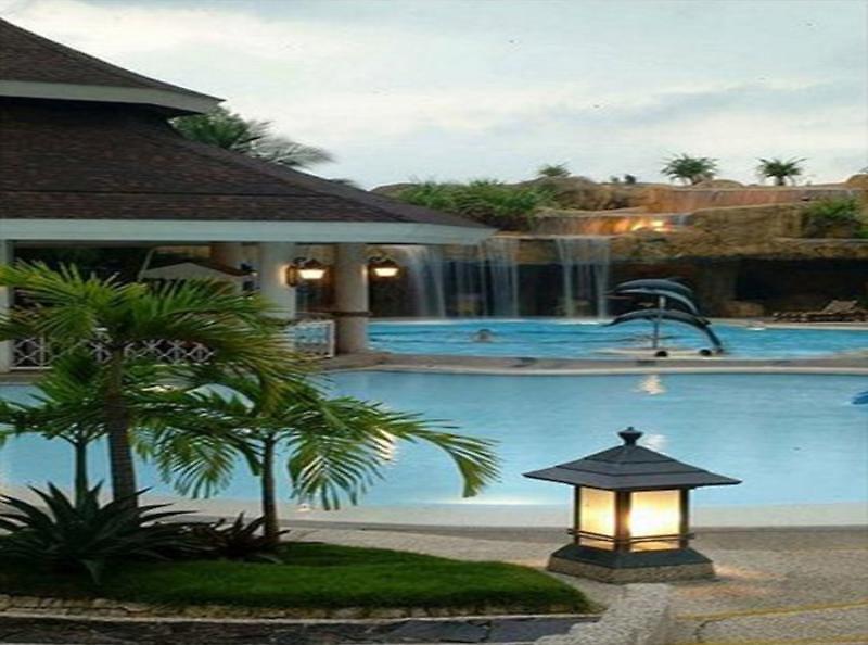 Waterfront Cebu City Hotel & Casino — photo 1