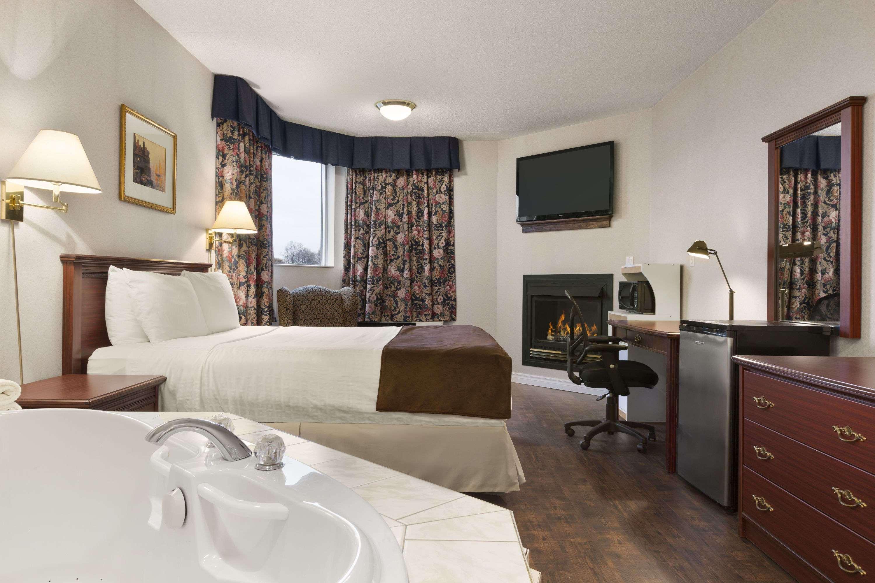 Days Inn Brockville — photo 5