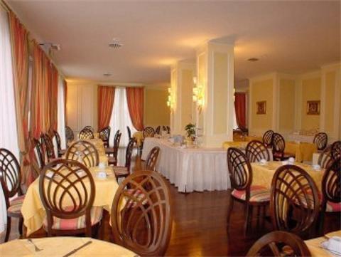 The Regency — photo 4