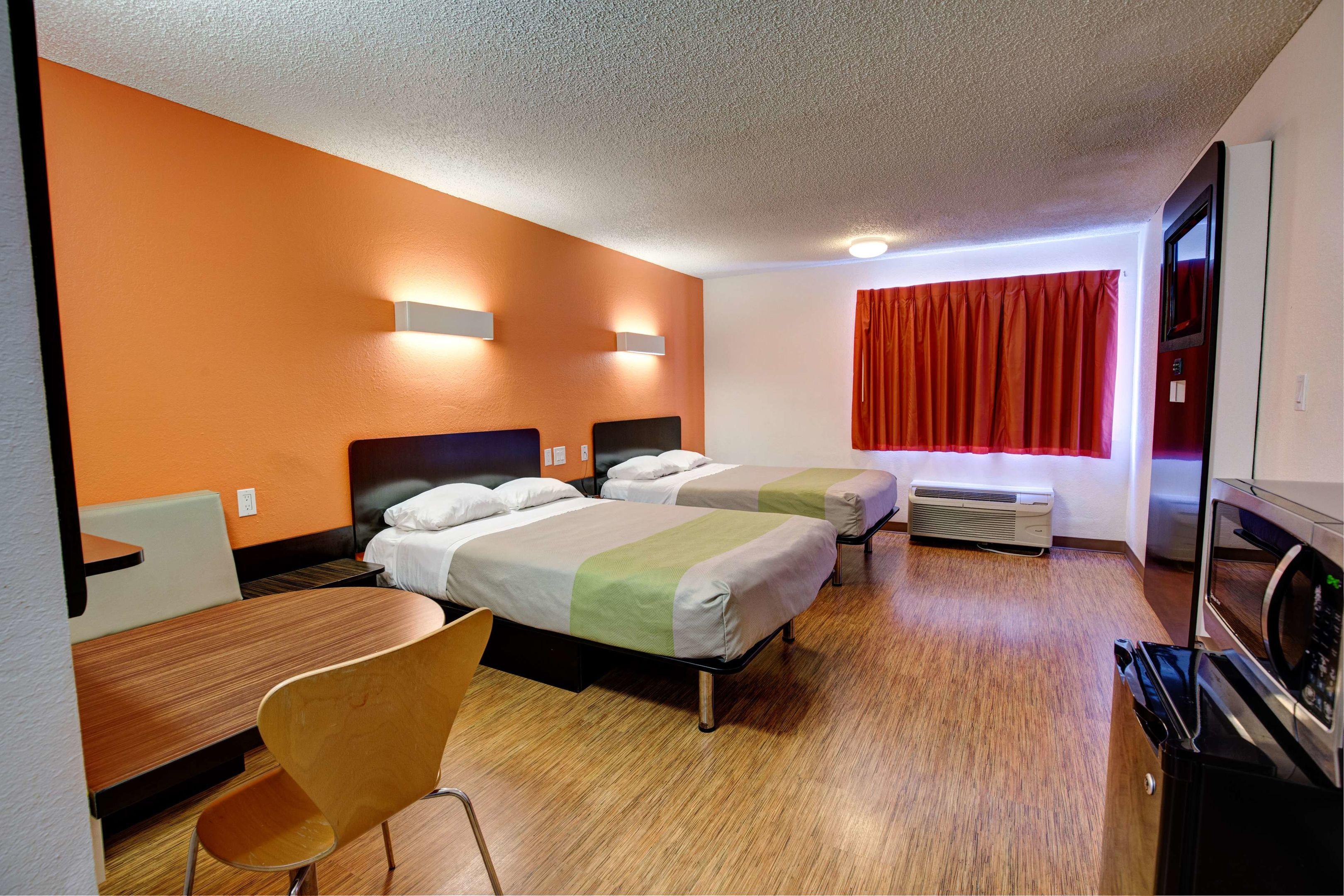 Motel 6 Houston-Hobby — photo 5