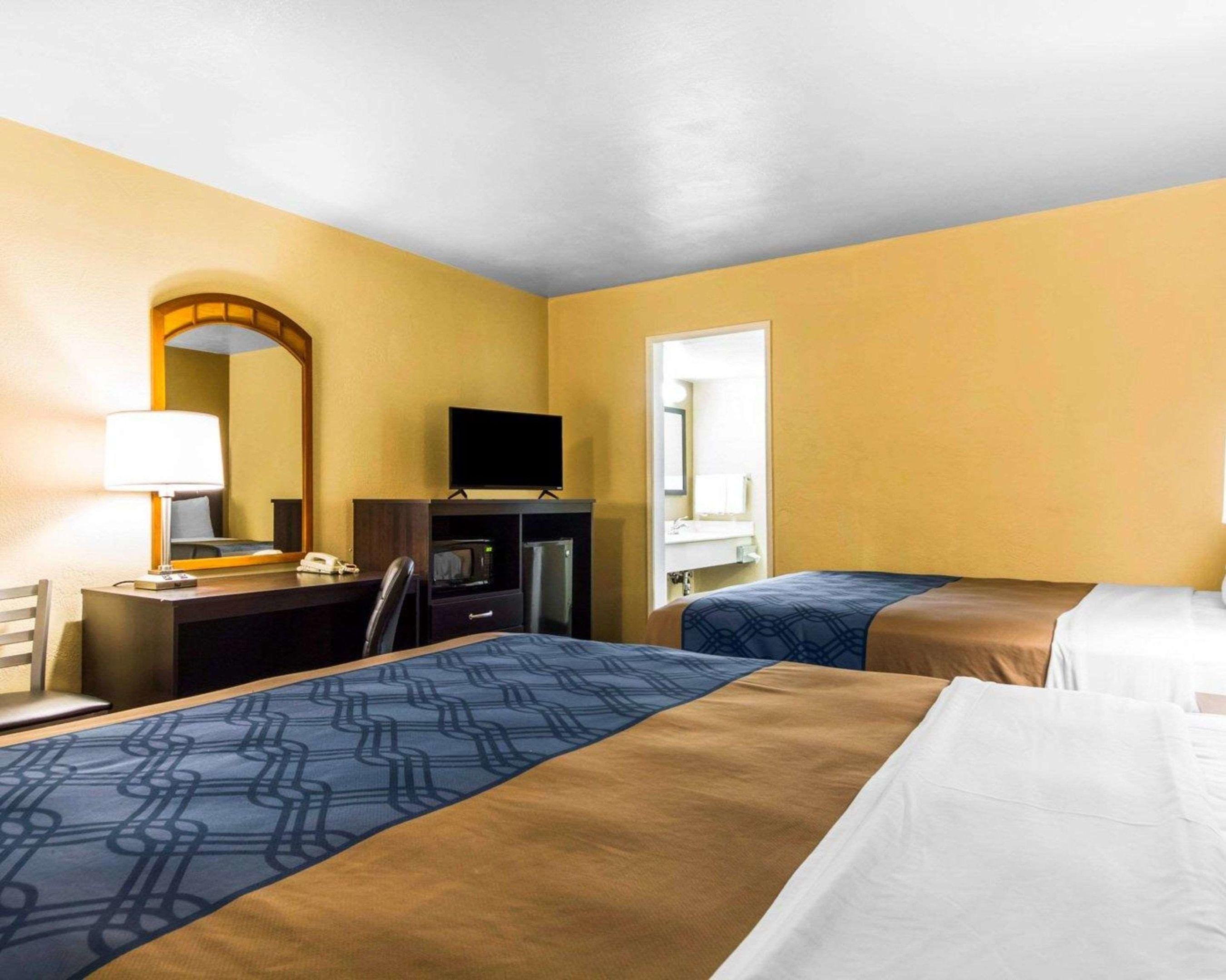 Econo Lodge Sacramento Convention Center — photo 4
