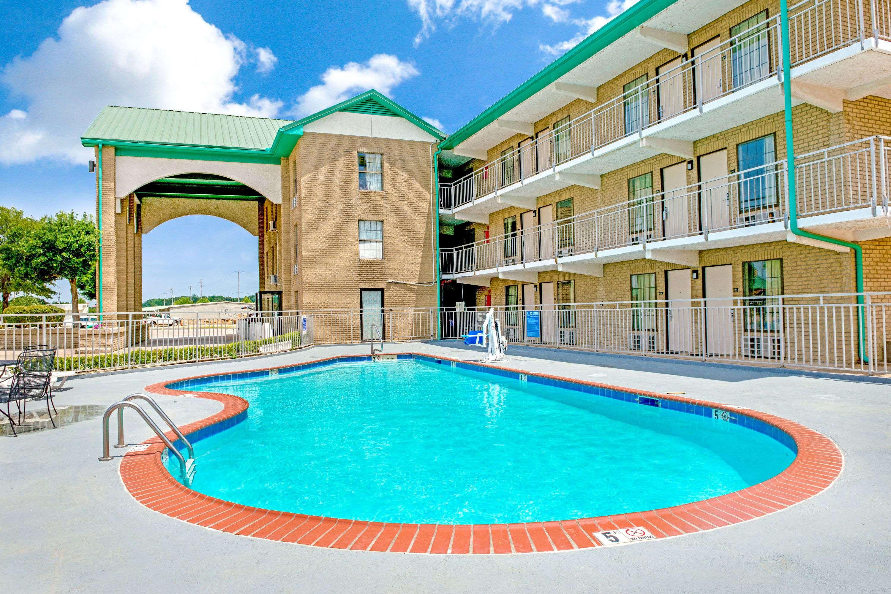 Super 8 by Wyndham Lakeland — photo 4