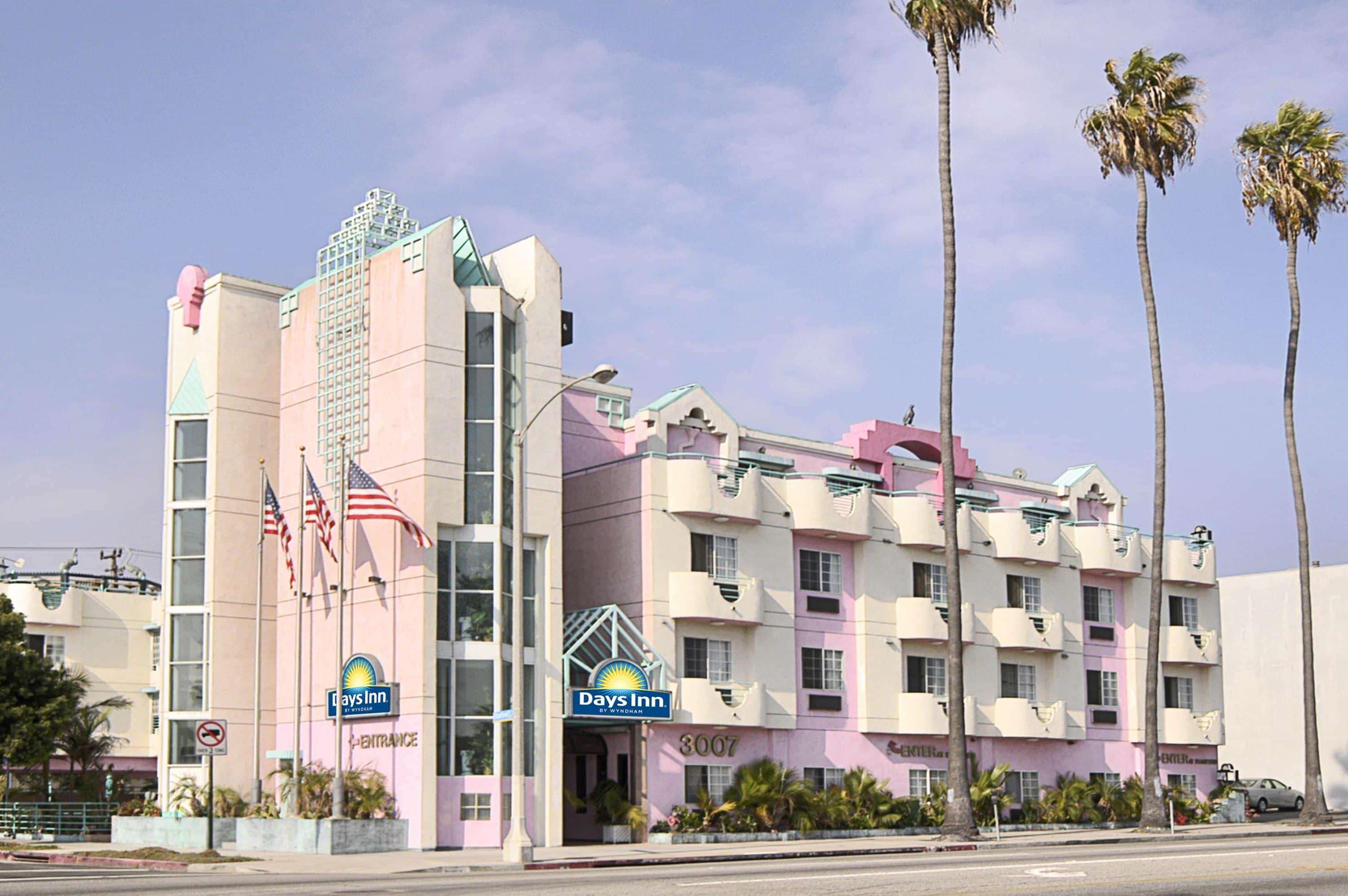 Days Inn by Wyndham Santa Monica/Los Angeles — photo 4