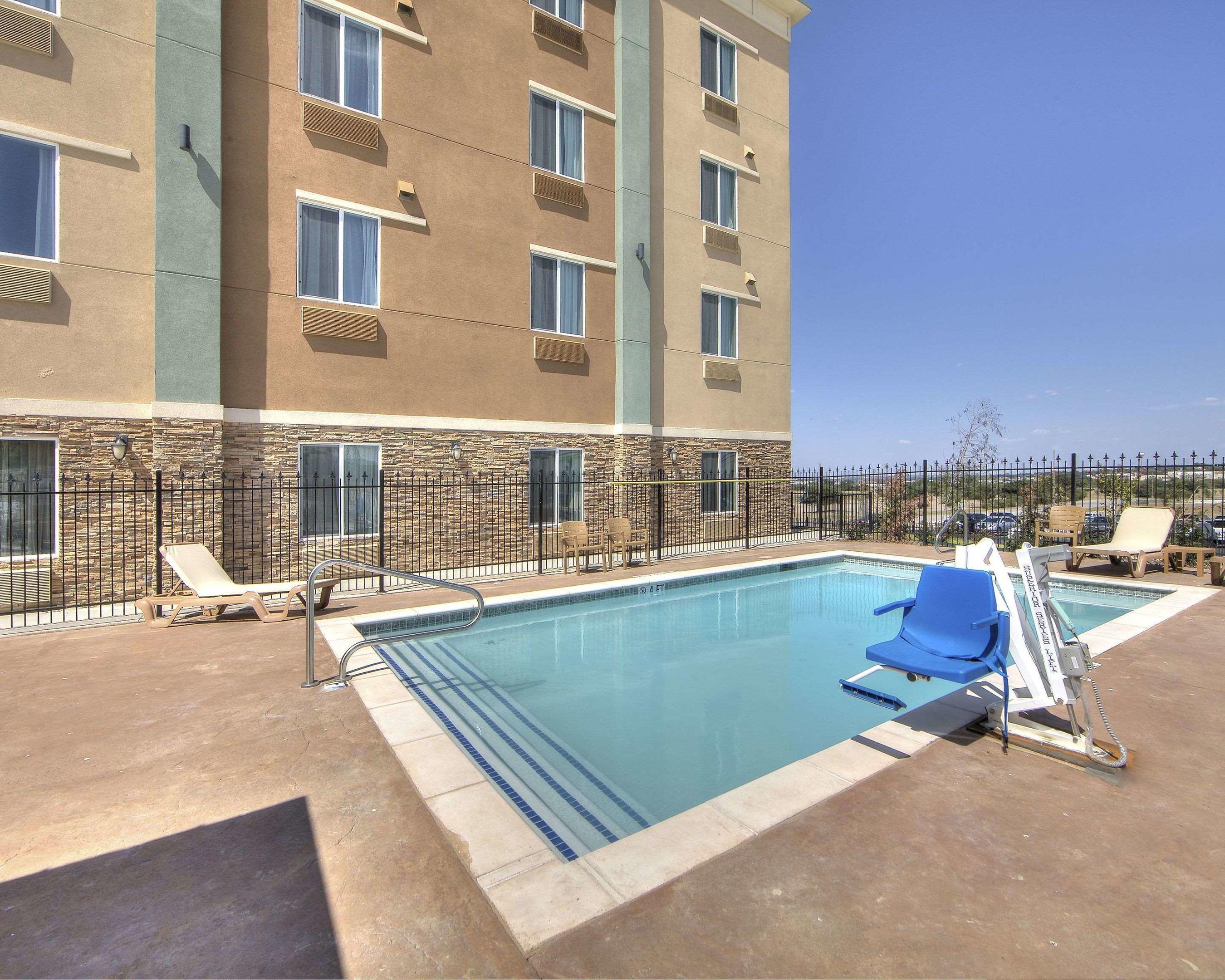 Comfort Inn & Suites Fort Worth West — photo 4