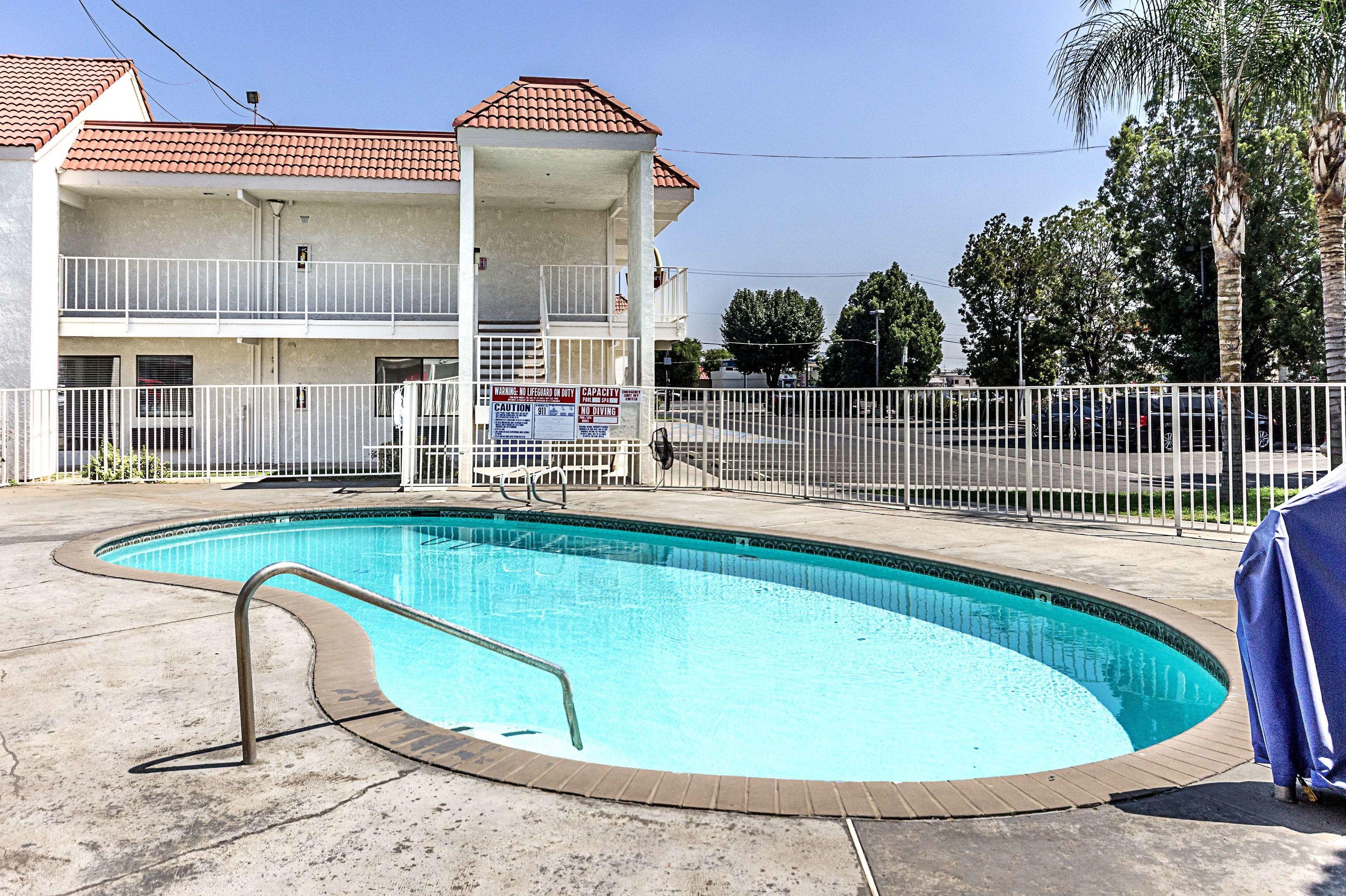 Motel 6 Fresno CA — photo 5