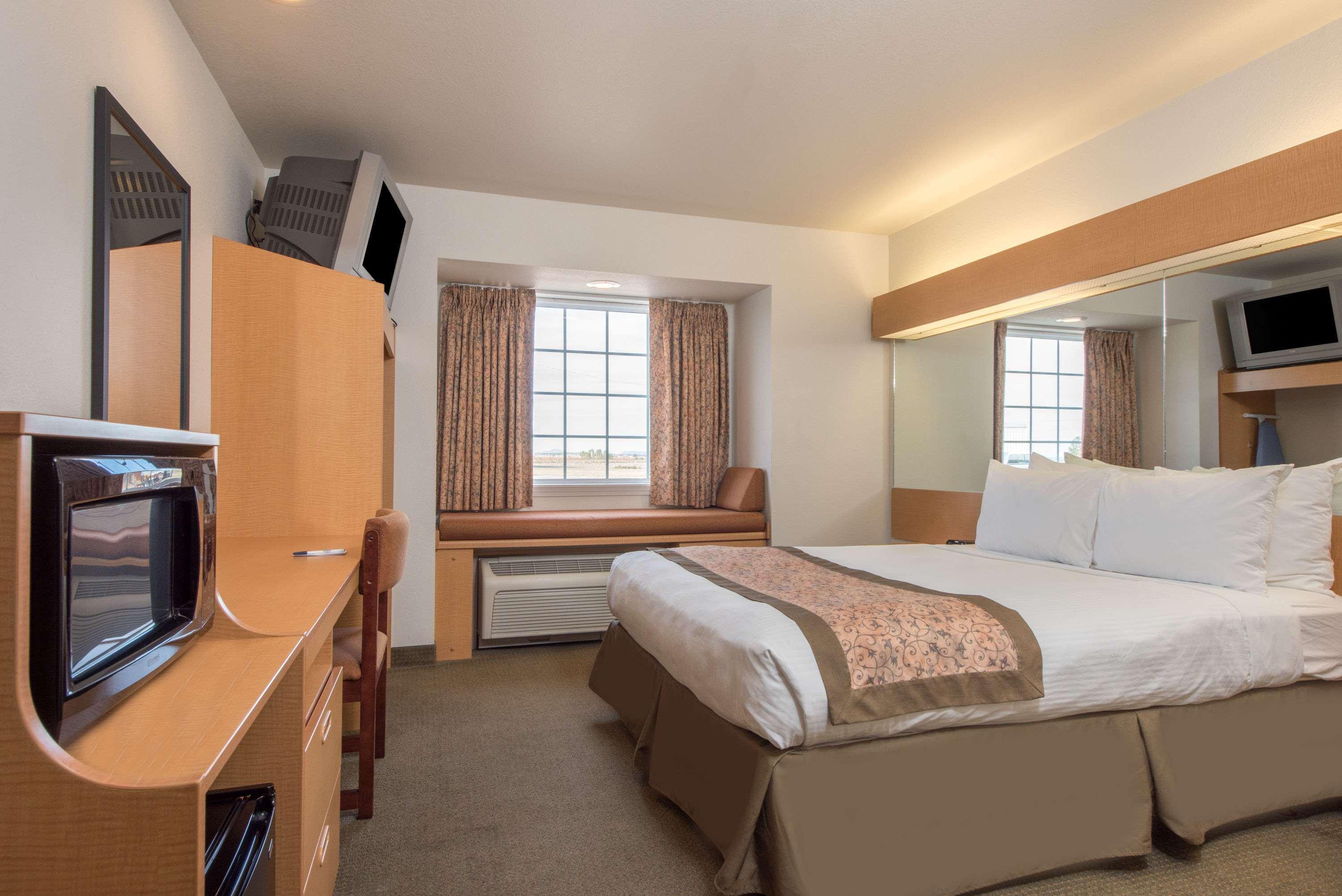 Microtel Inn & Suites by Wyndham Altus — photo 5