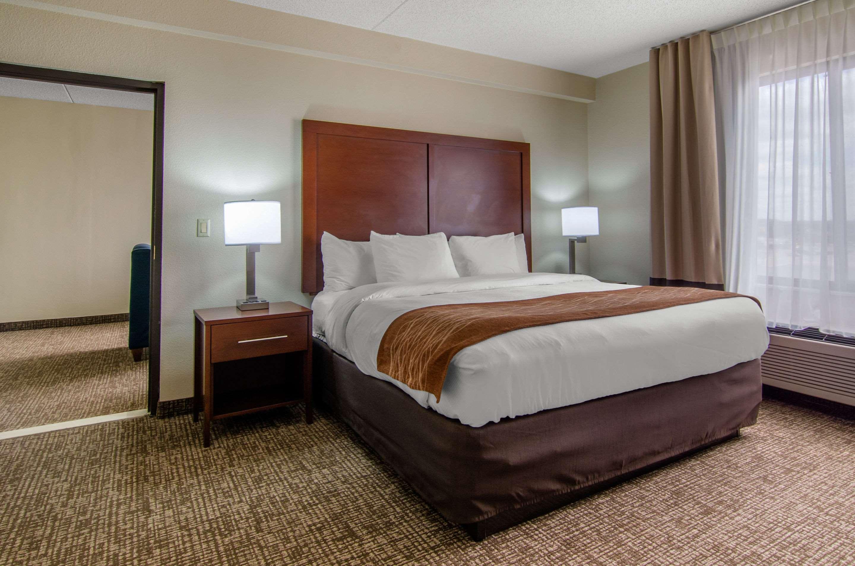 Comfort Inn & Suites — photo 5