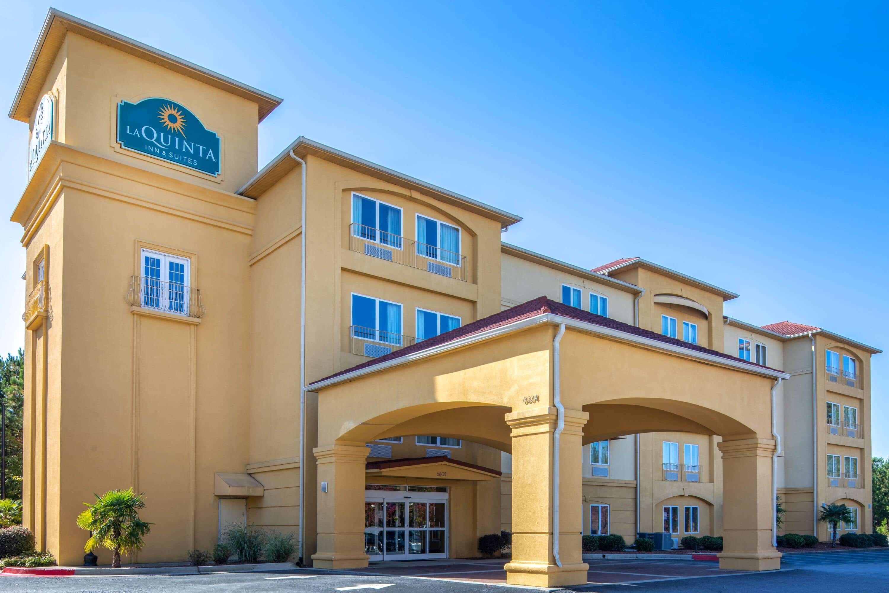 La Quinta Inn & Suites by Wyndham Atlanta-Union City — photo 4